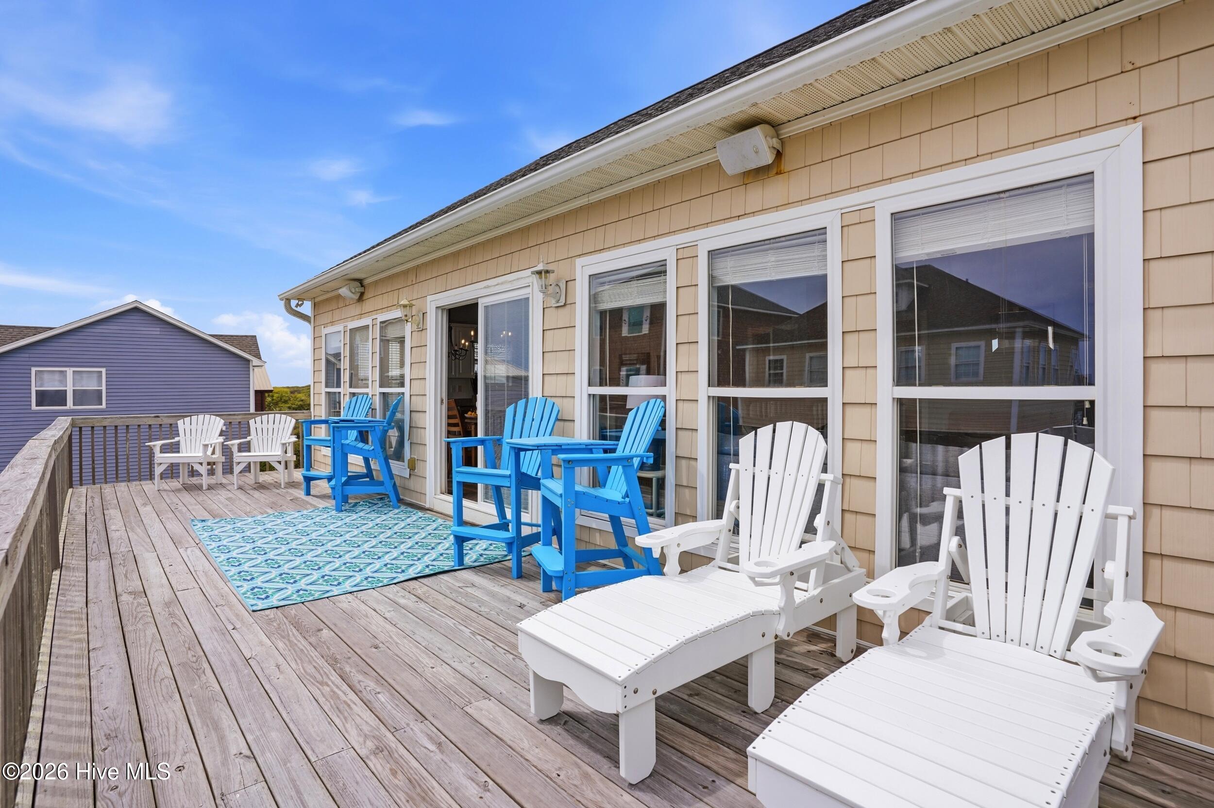 100566063 | Photo 40