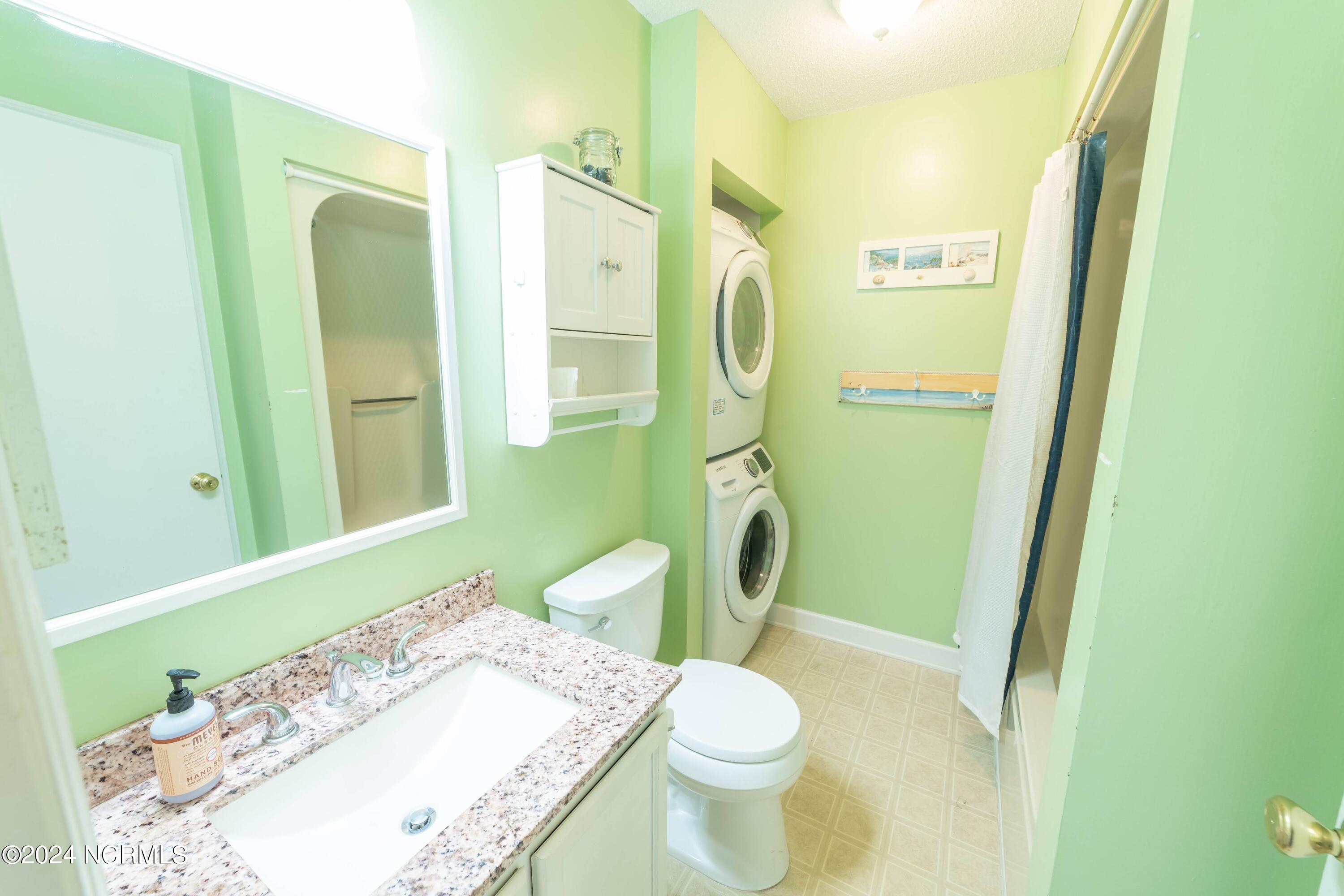 100557280 | Photo 19