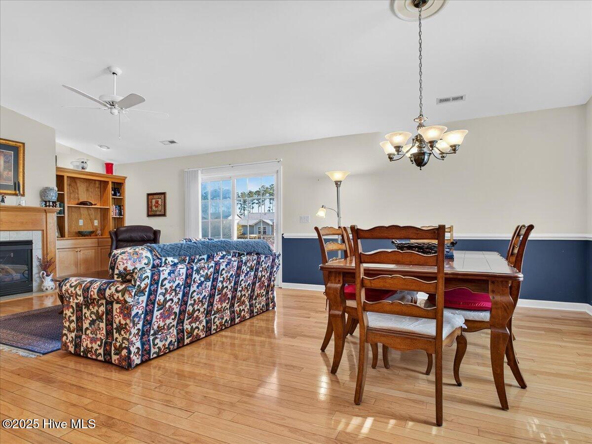 100537242 | Photo 16