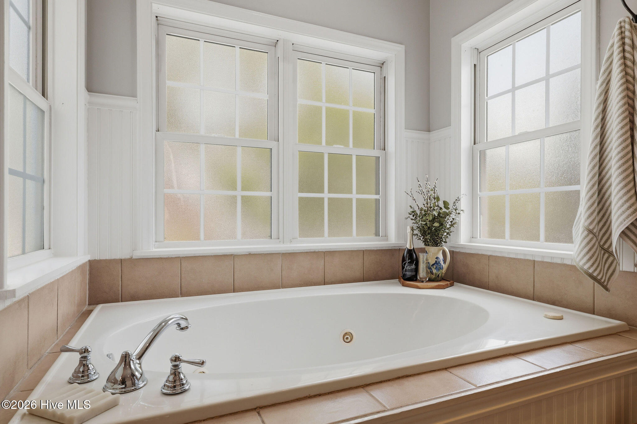 100565537 | Photo 61