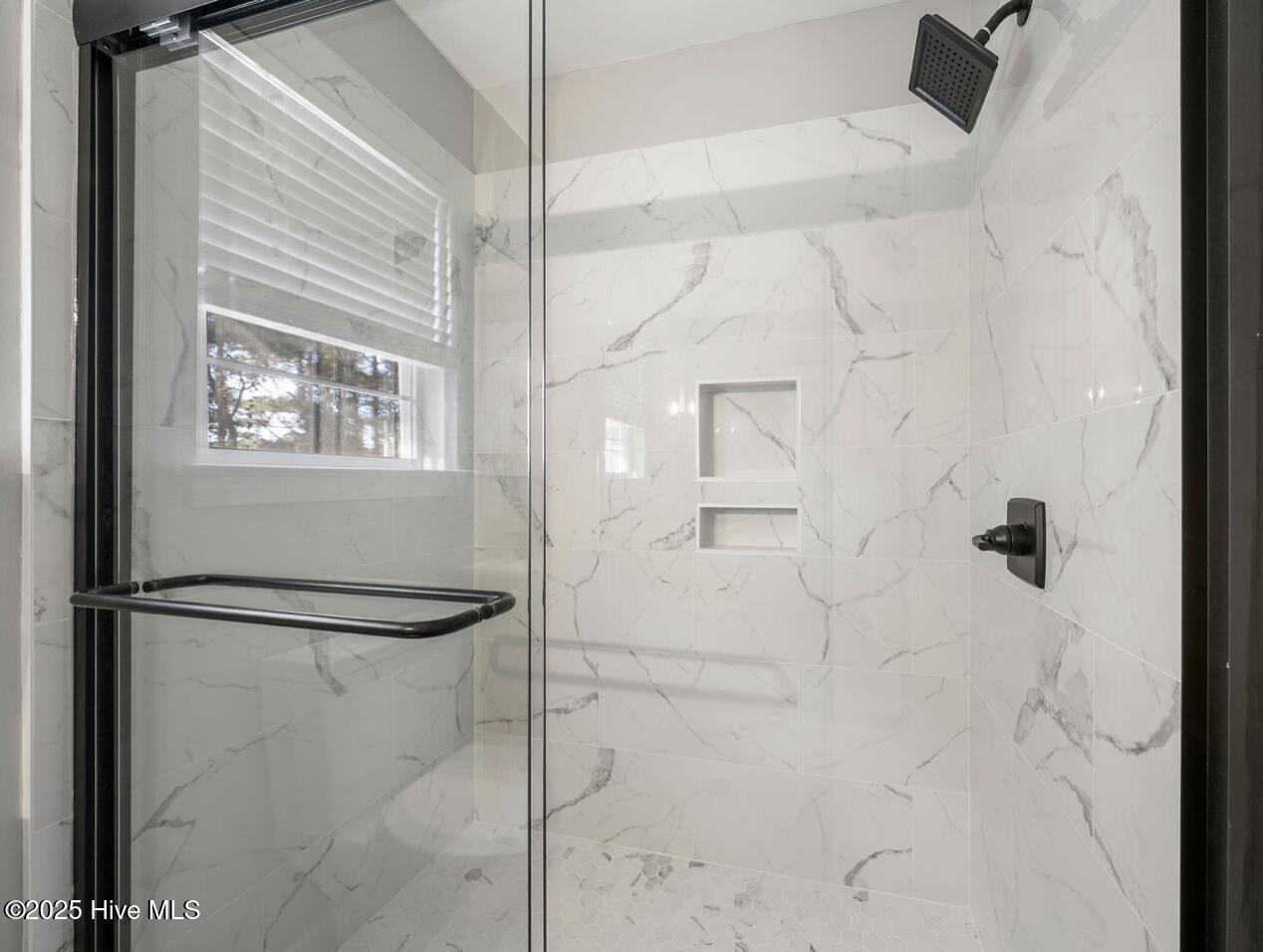 100531432 | Photo 16