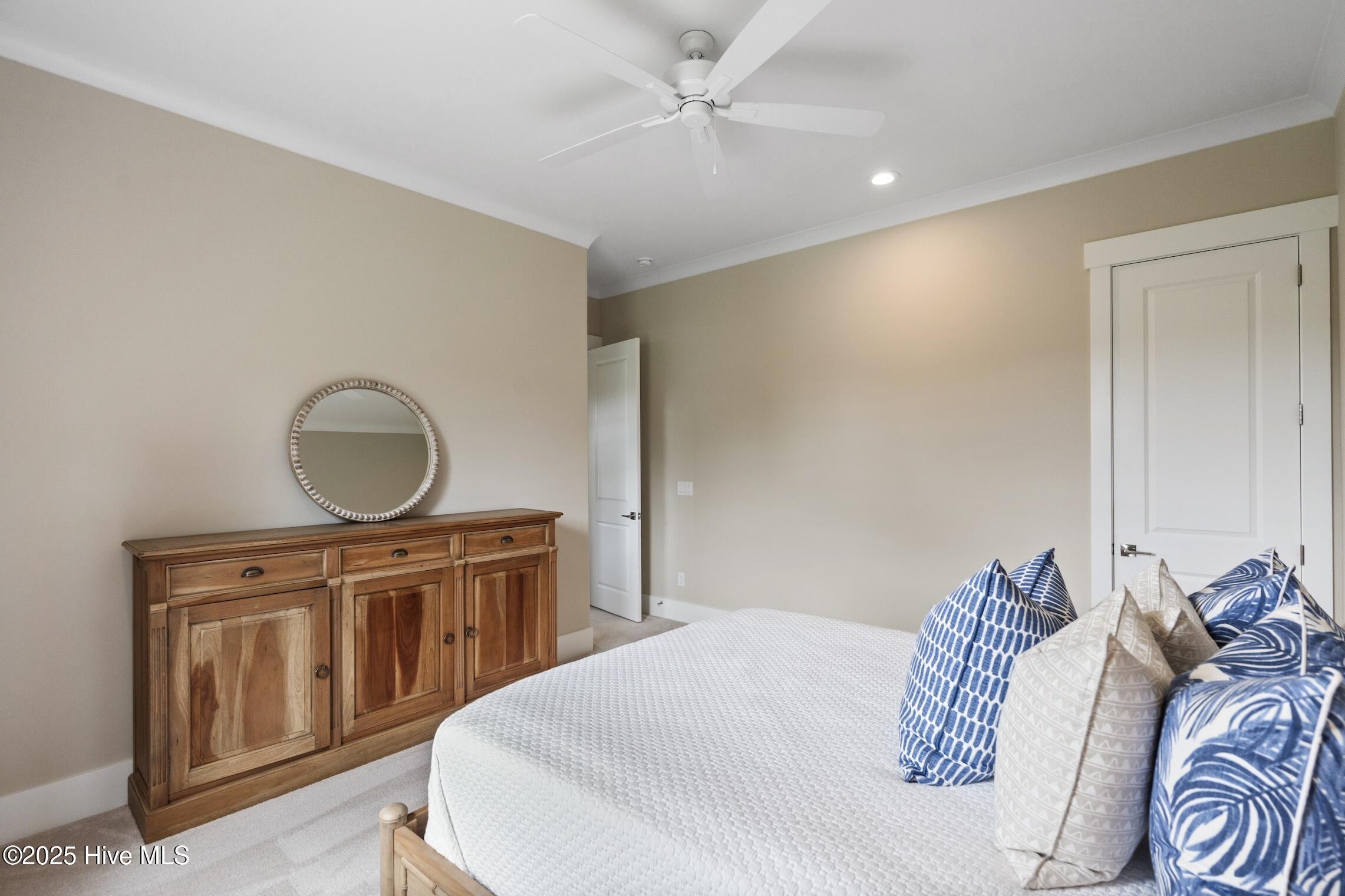 100550201 | Photo 22