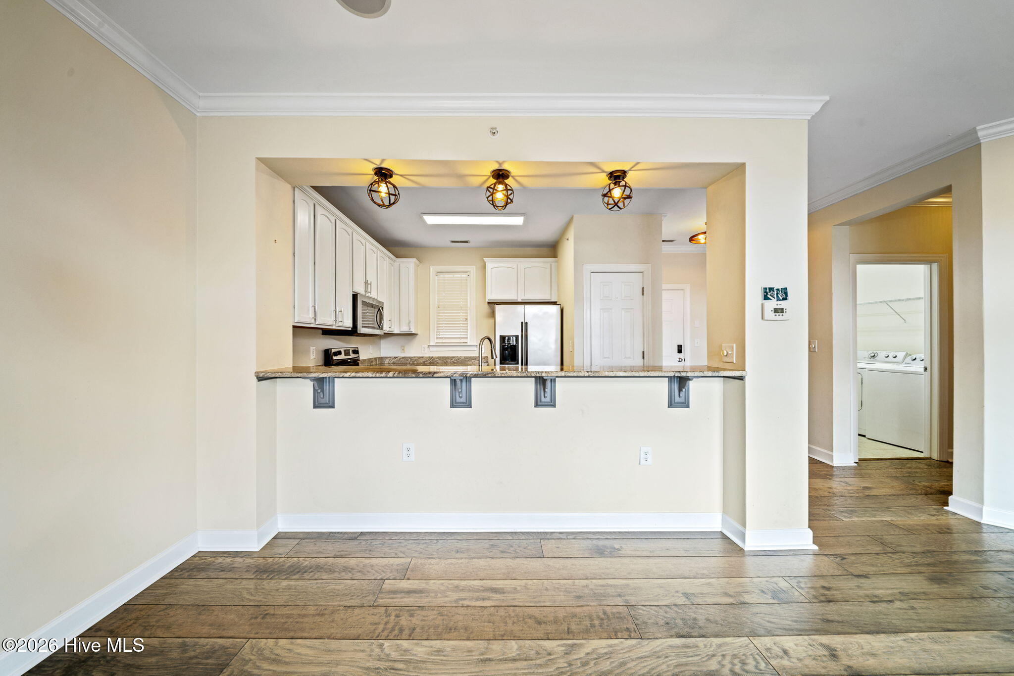 100557806 | Photo 15