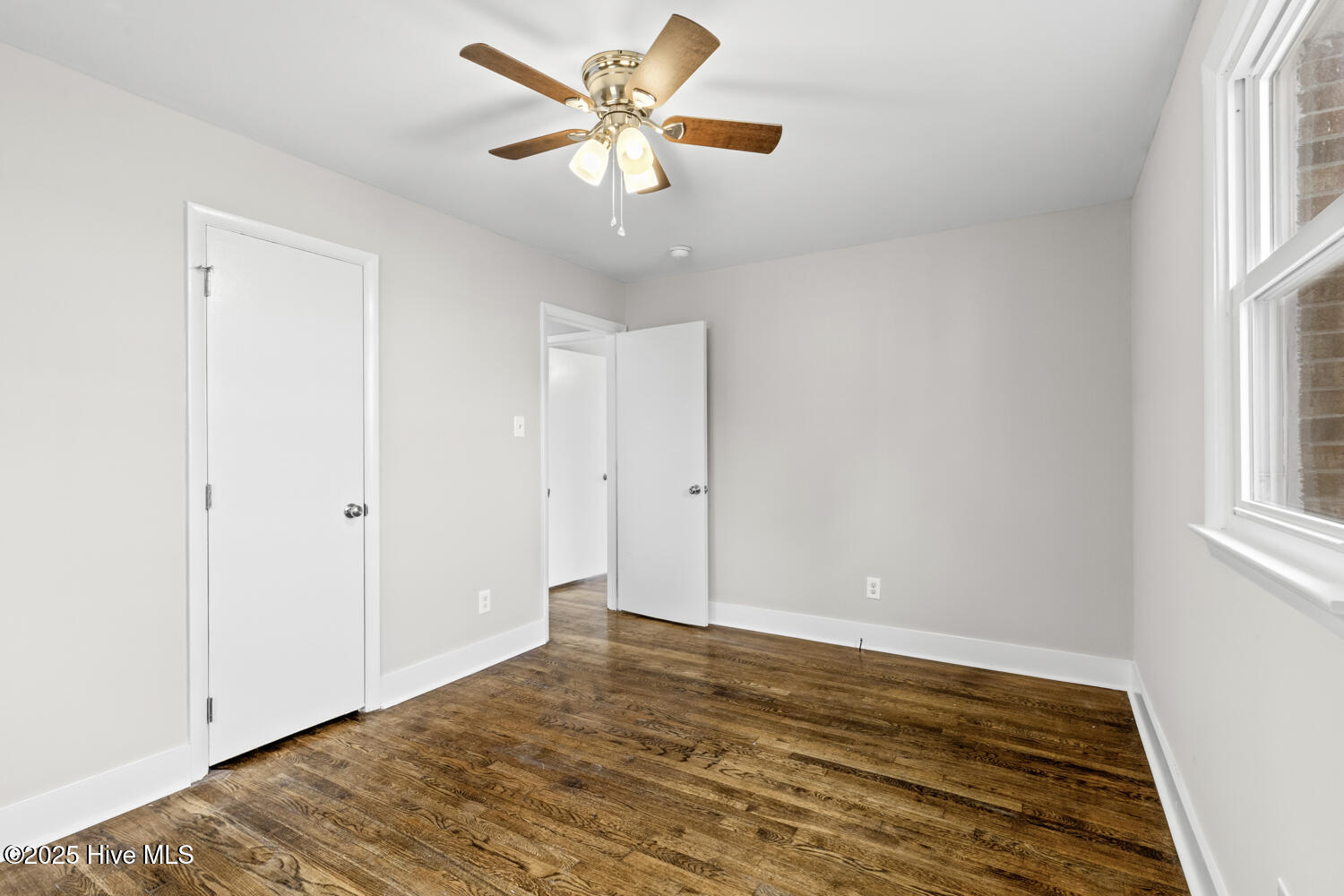 100542112 | Photo 18