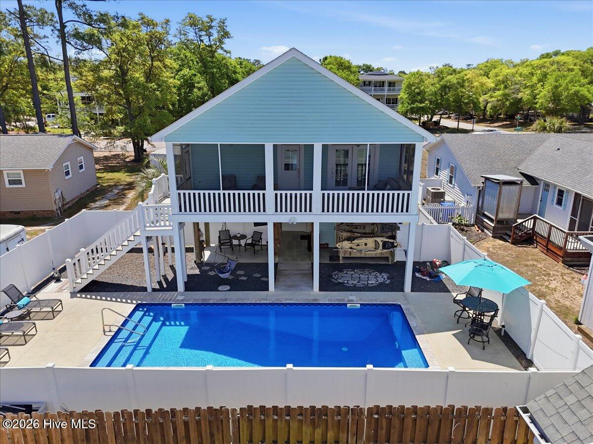 100569217 | Photo 61