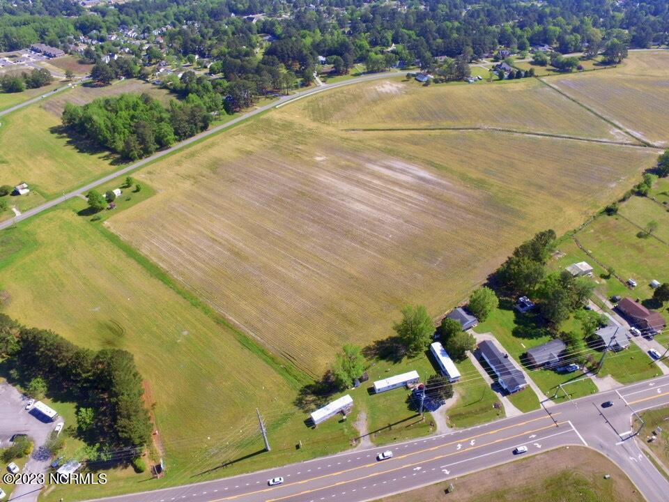 Farm land from 43 includes stop light