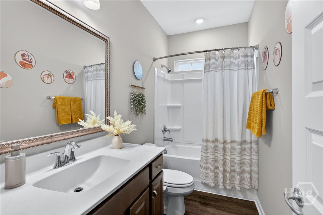 Full Bath on Main