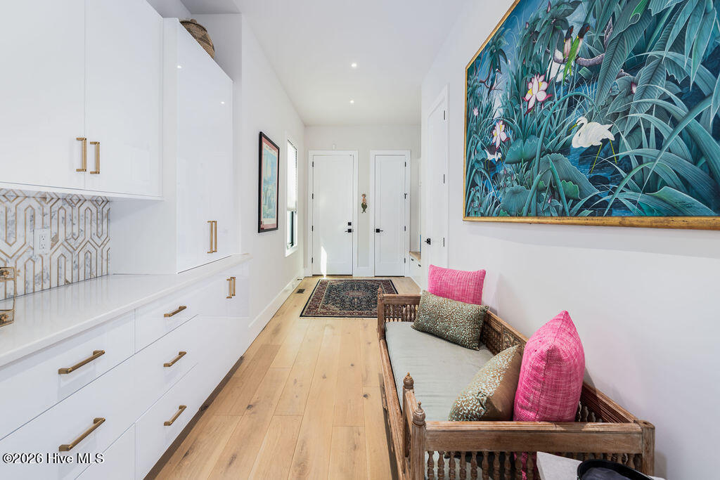 100565197 | Photo 15