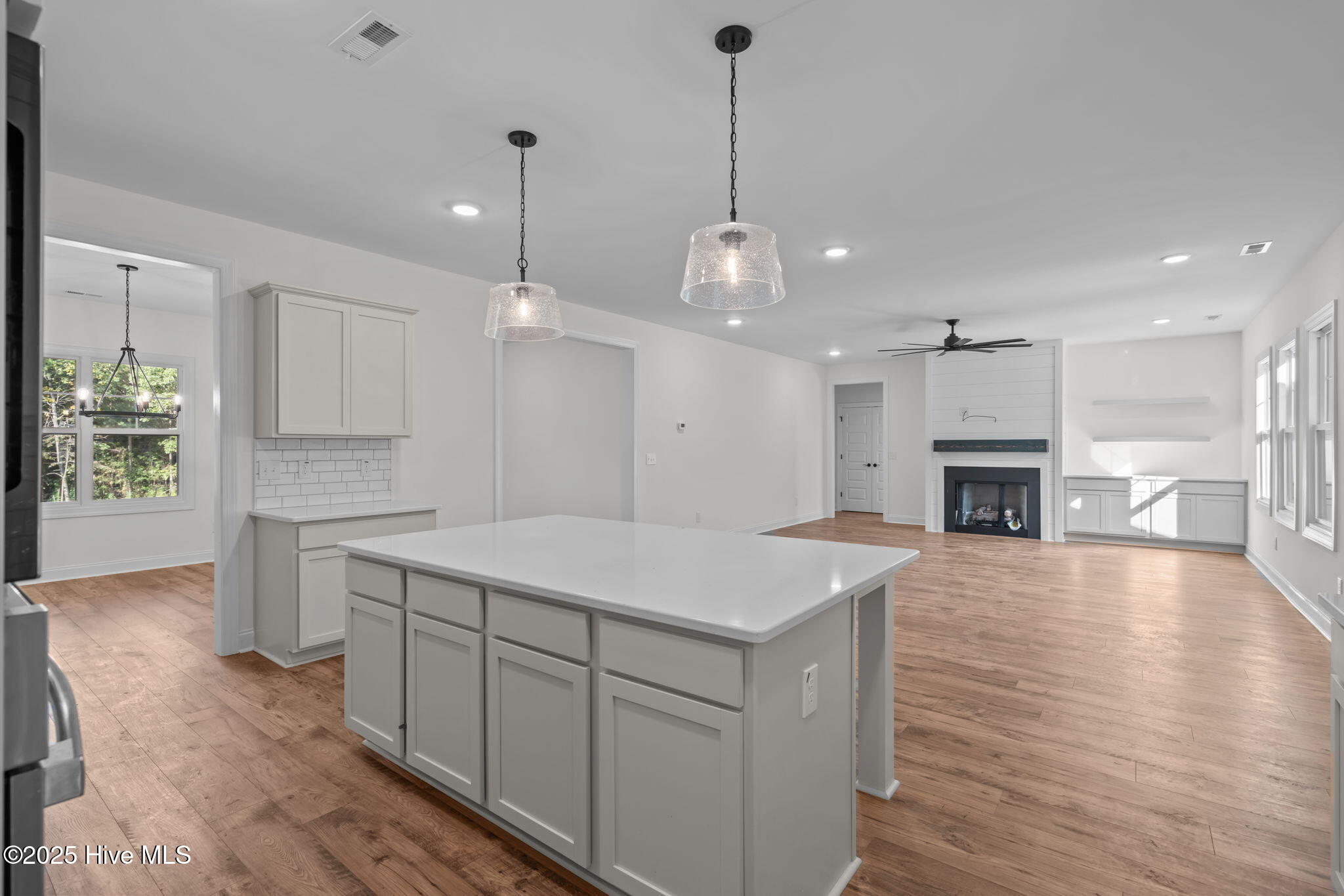 150 Hickory Pointer Way