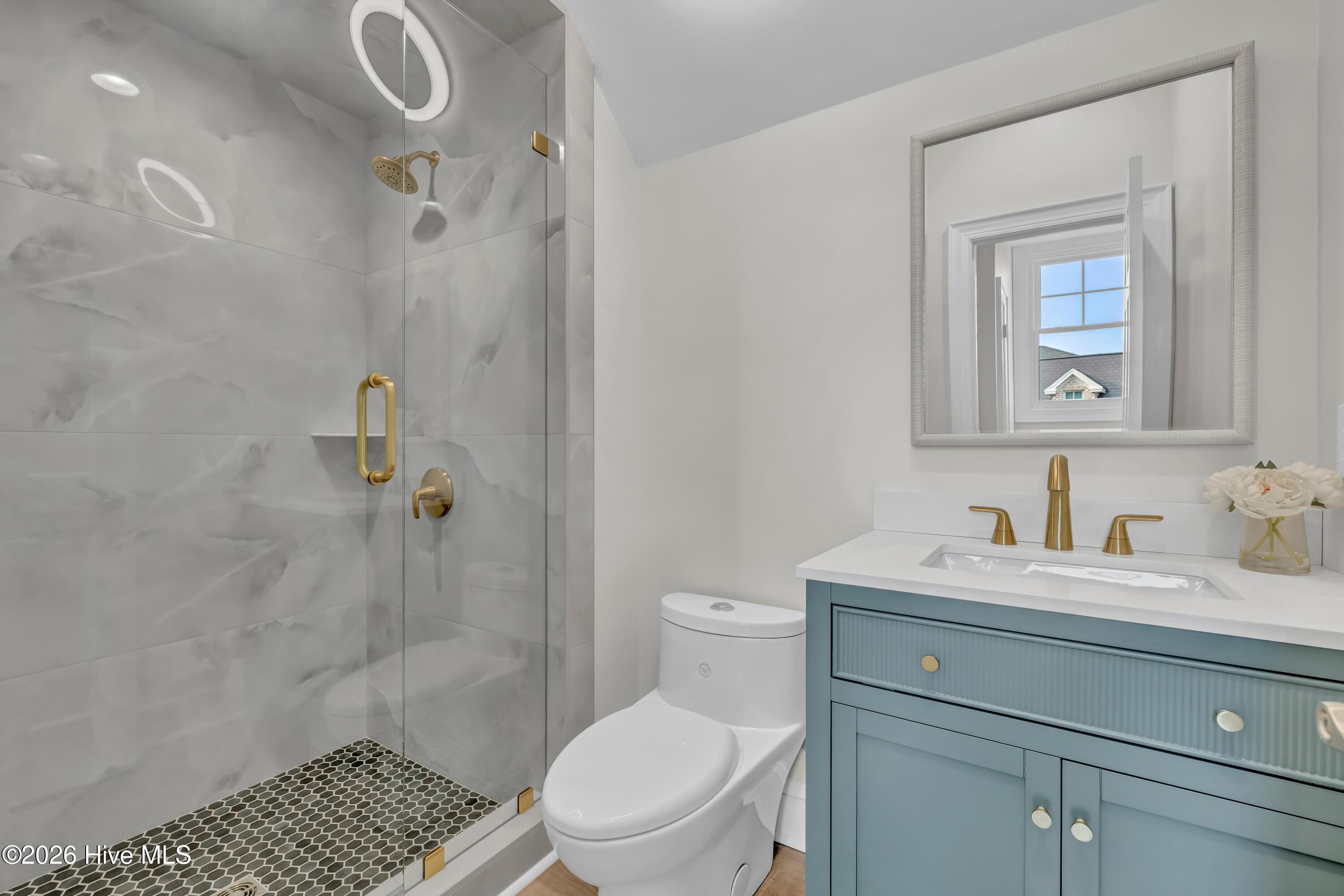 100552340 | Photo 44