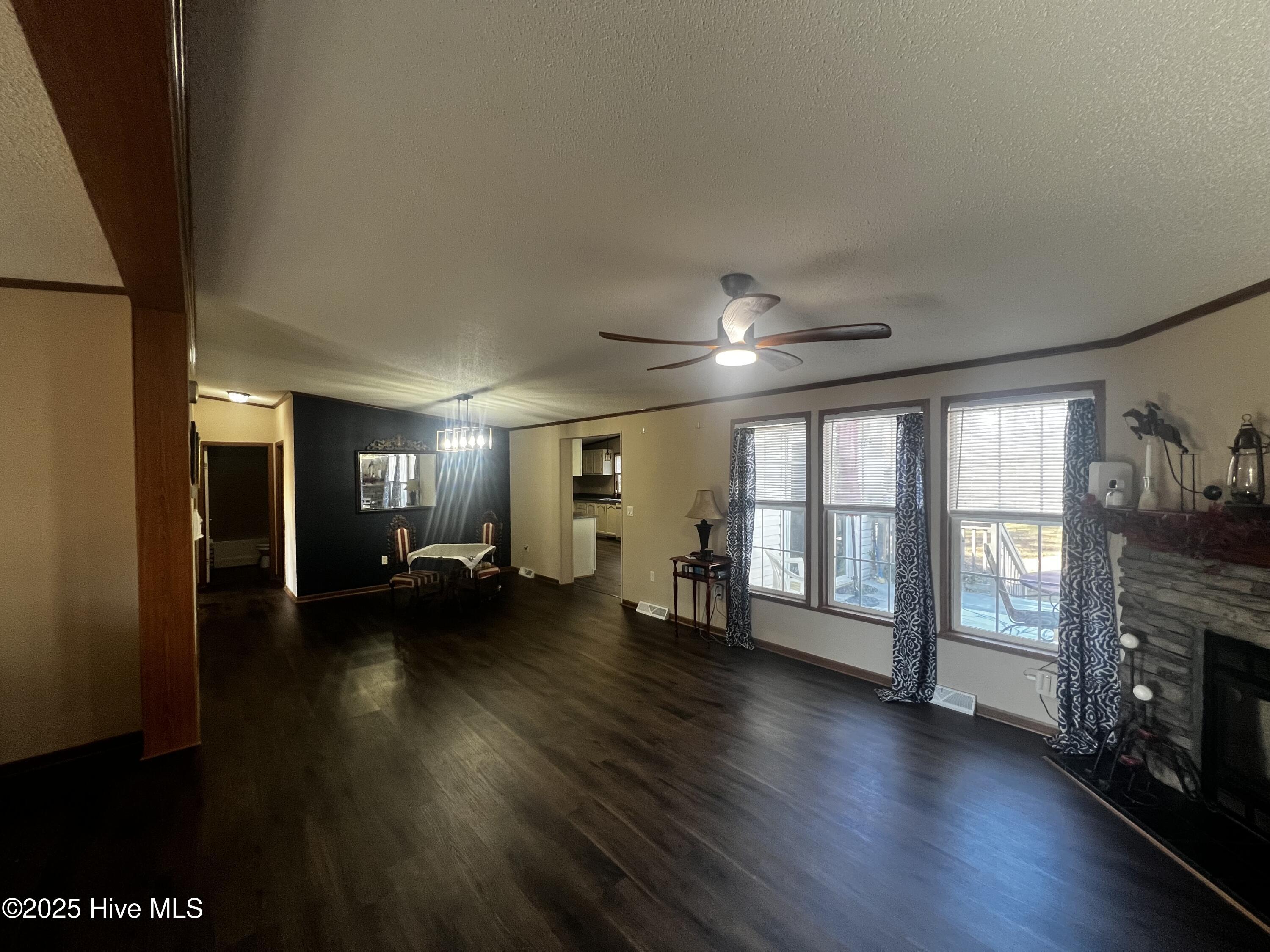 100546652 | Photo 33