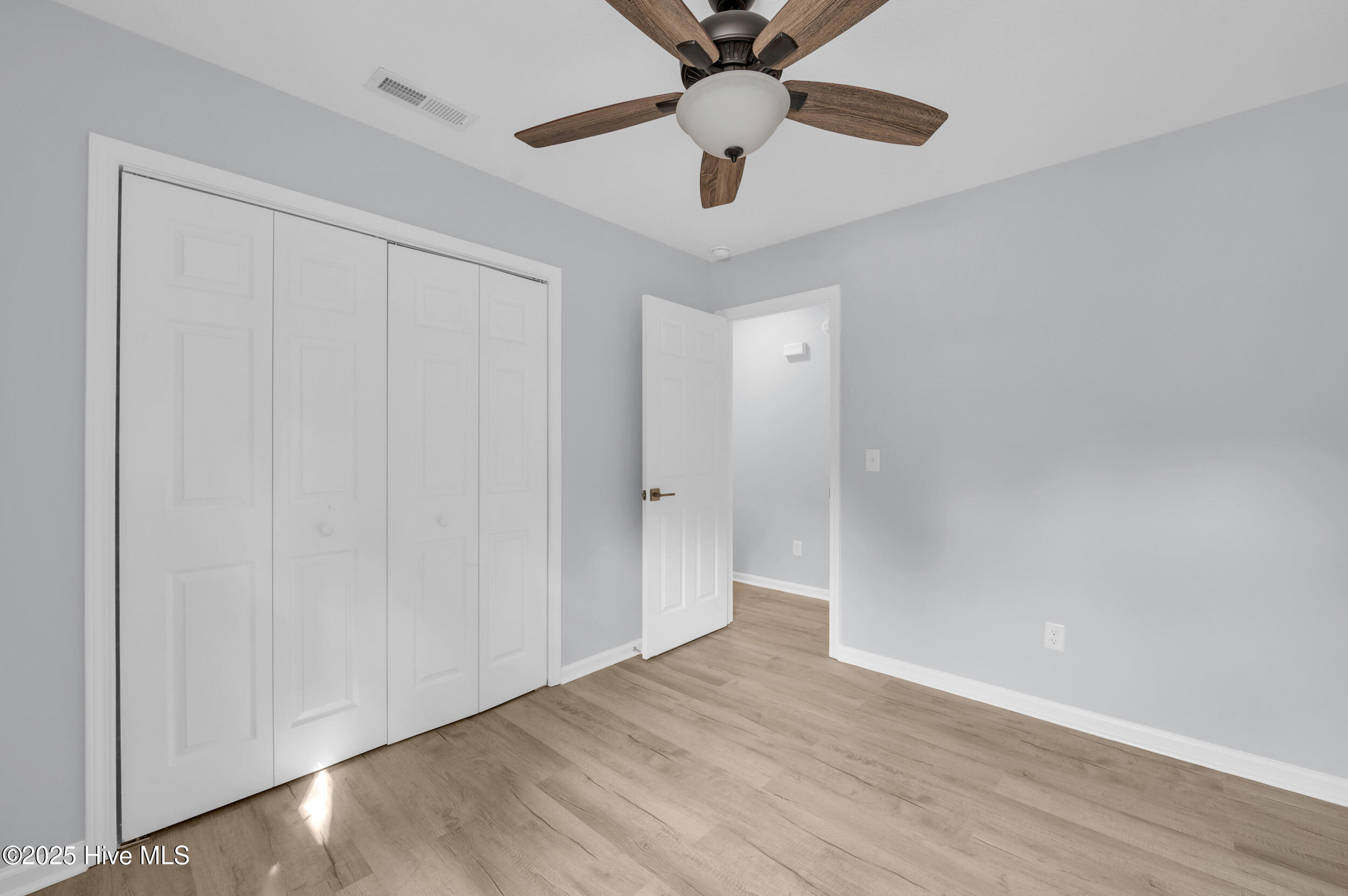 100535250 | Photo 22