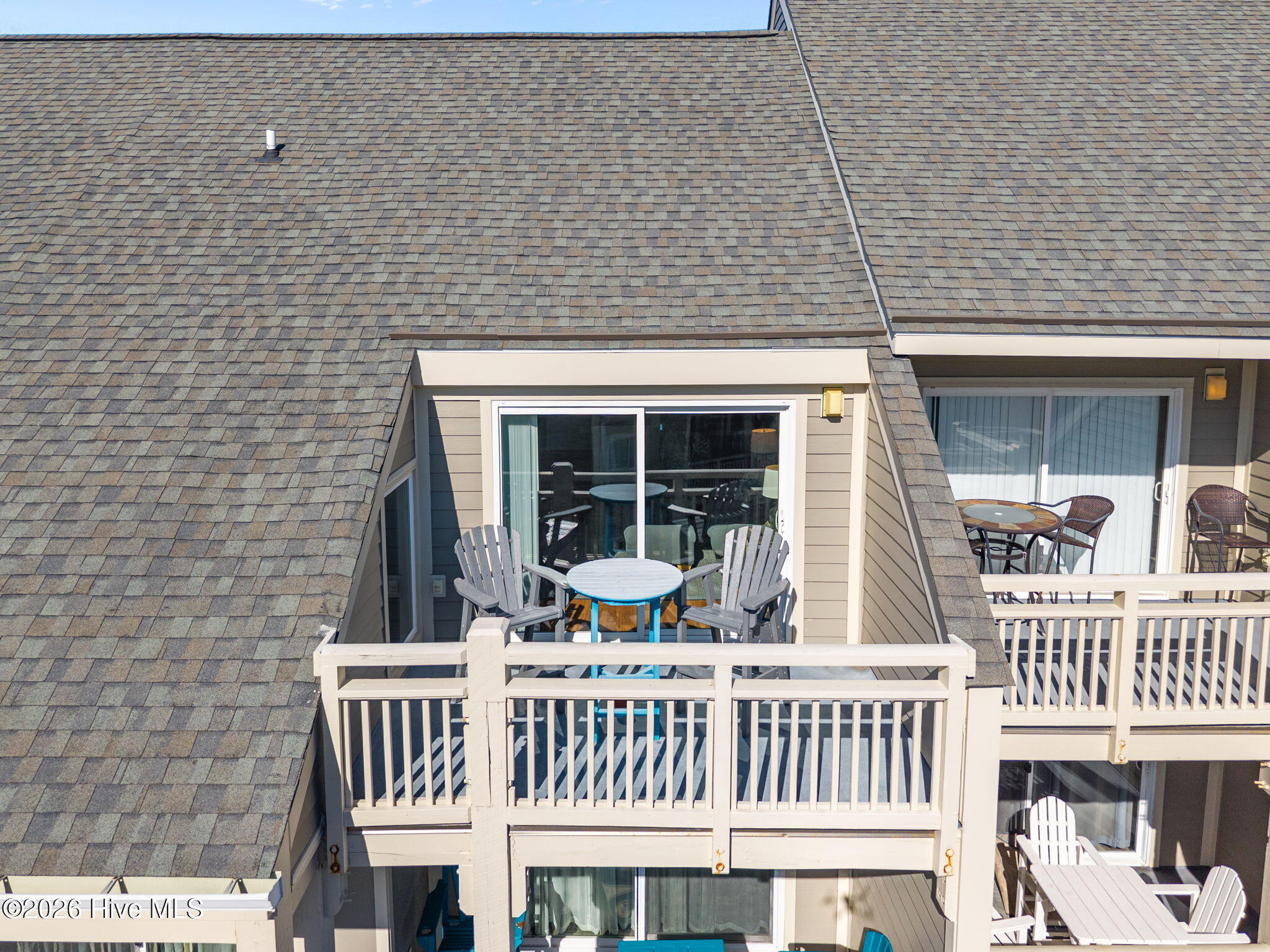 100550399 | Photo 77