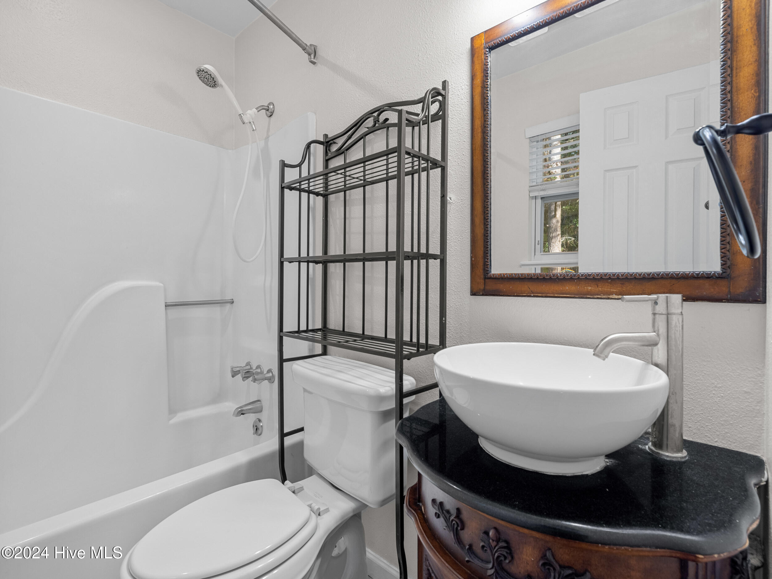 100558588 | Photo 19