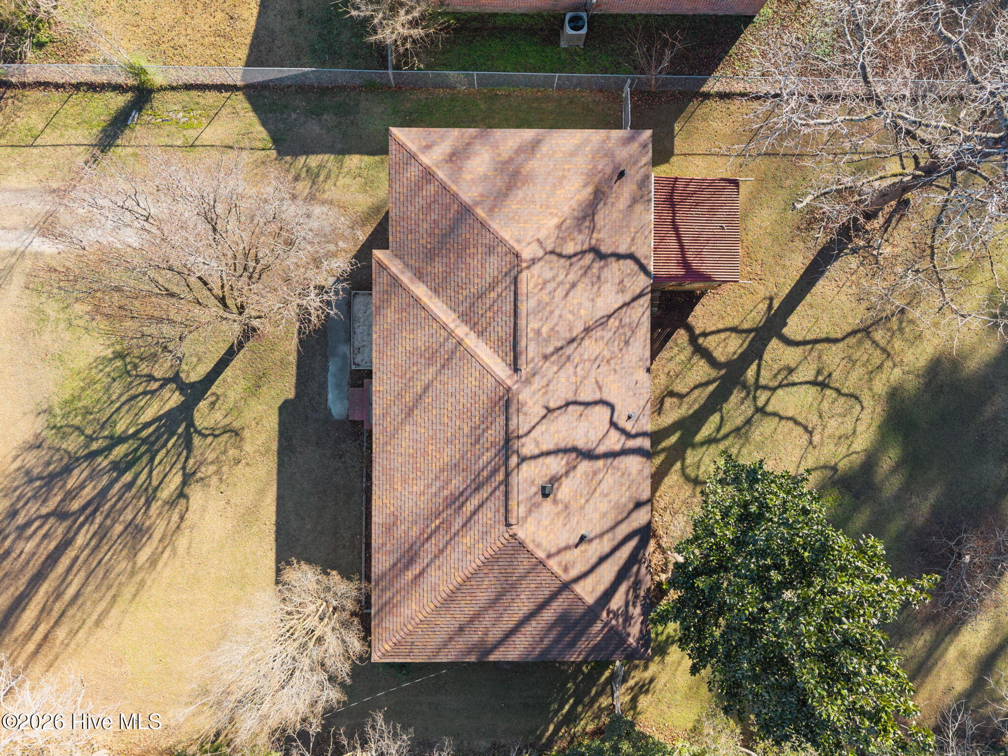 100548233 | Photo 35