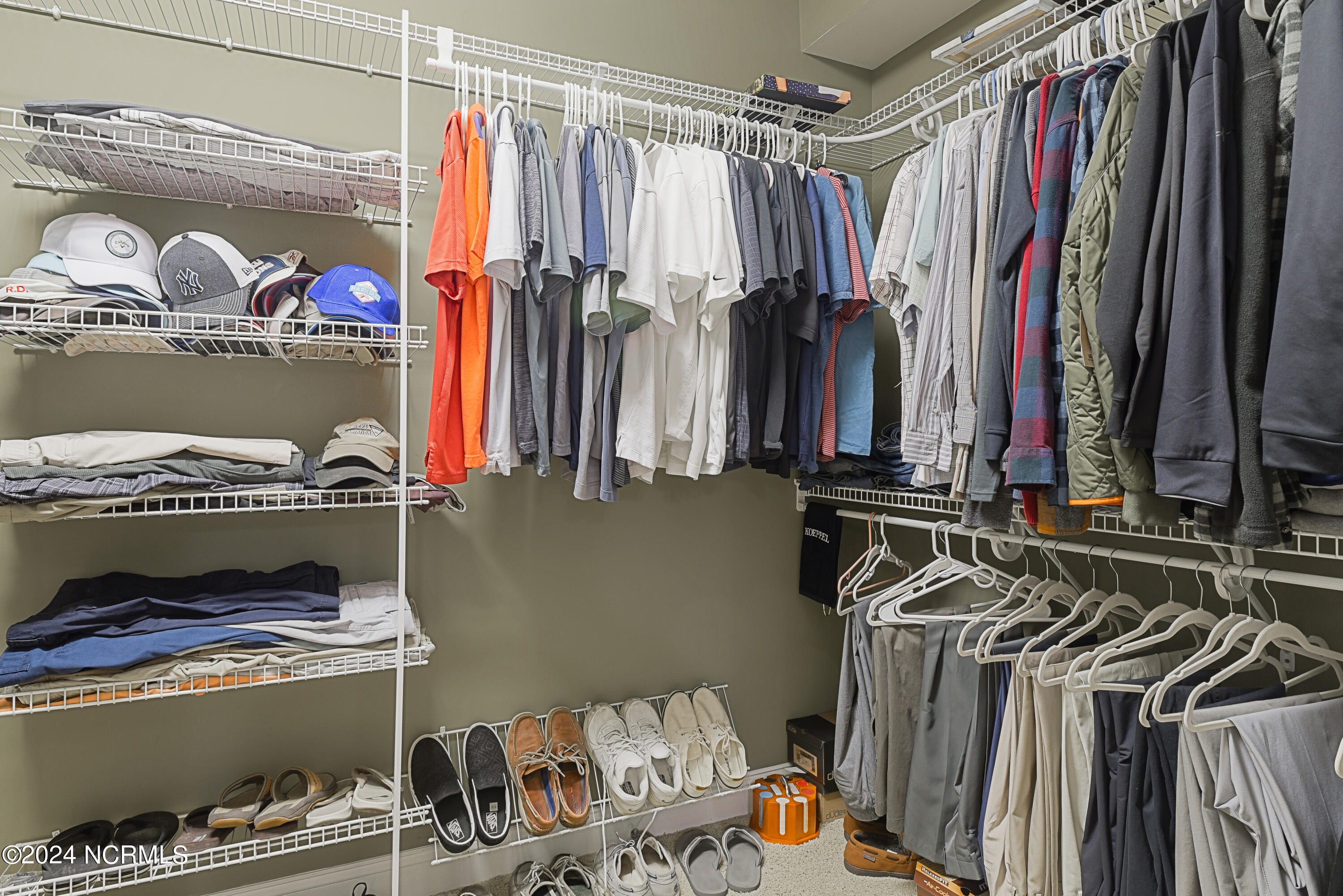 100513889 | Photo 22