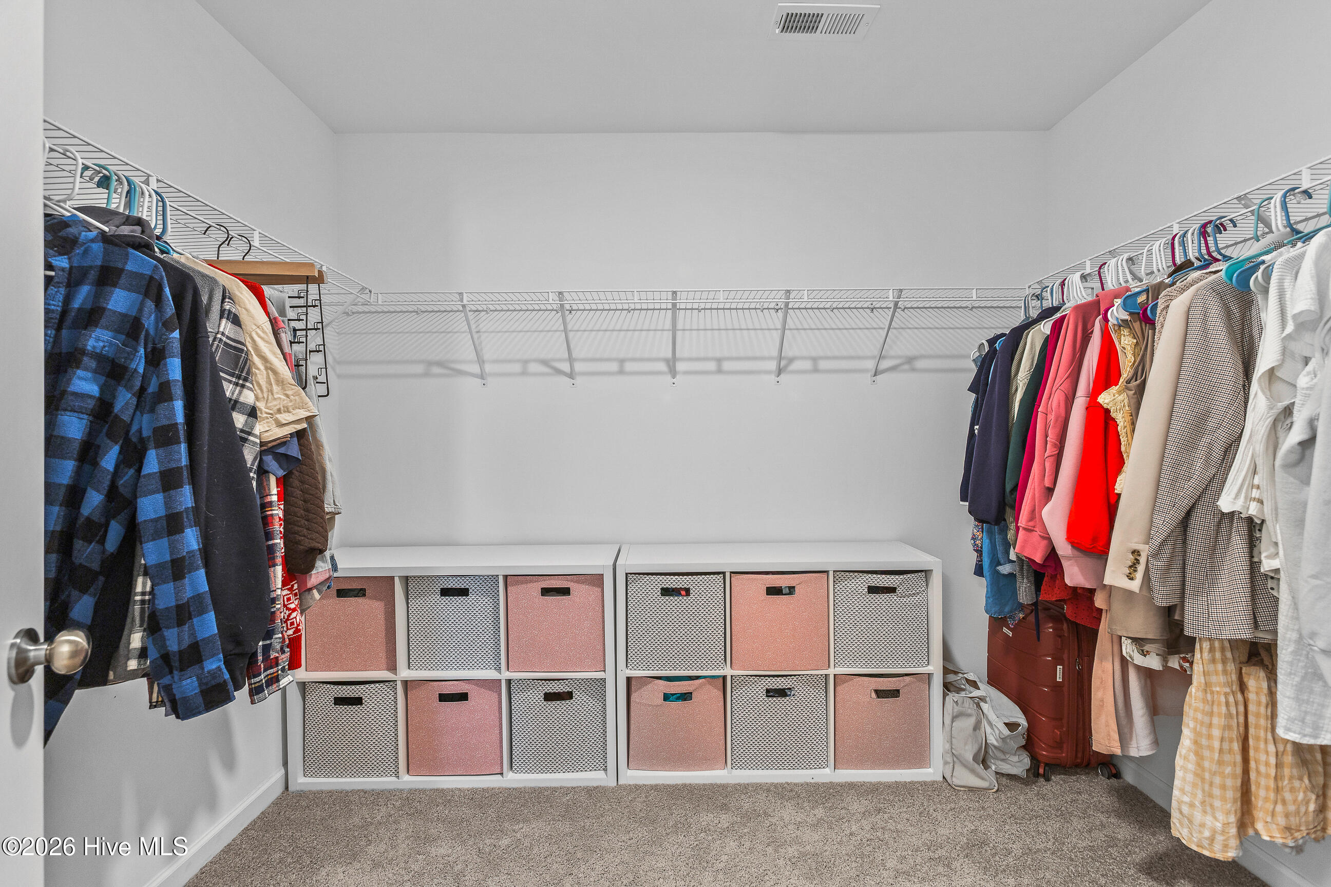 100566421 | Photo 31