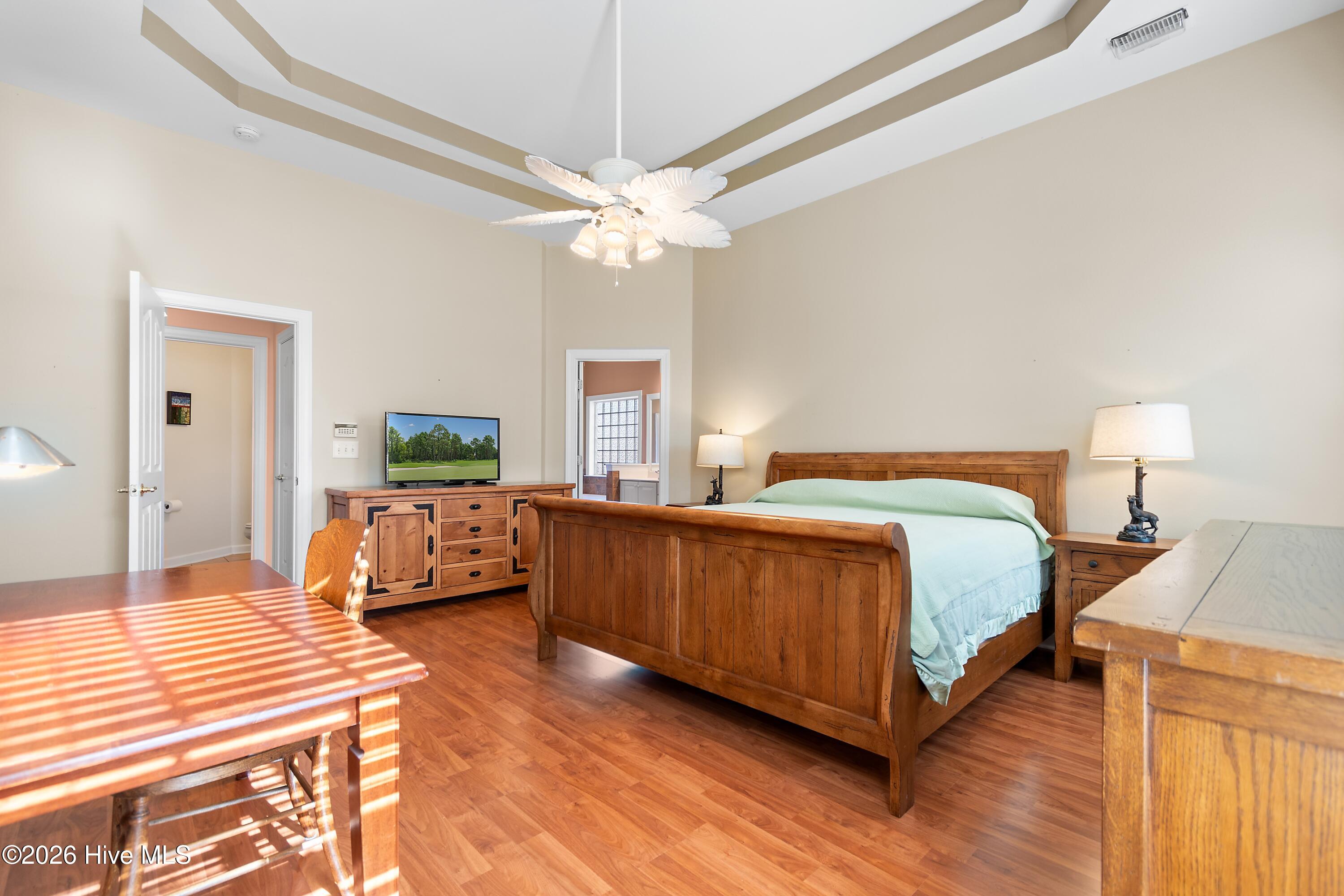 100549811 | Photo 27