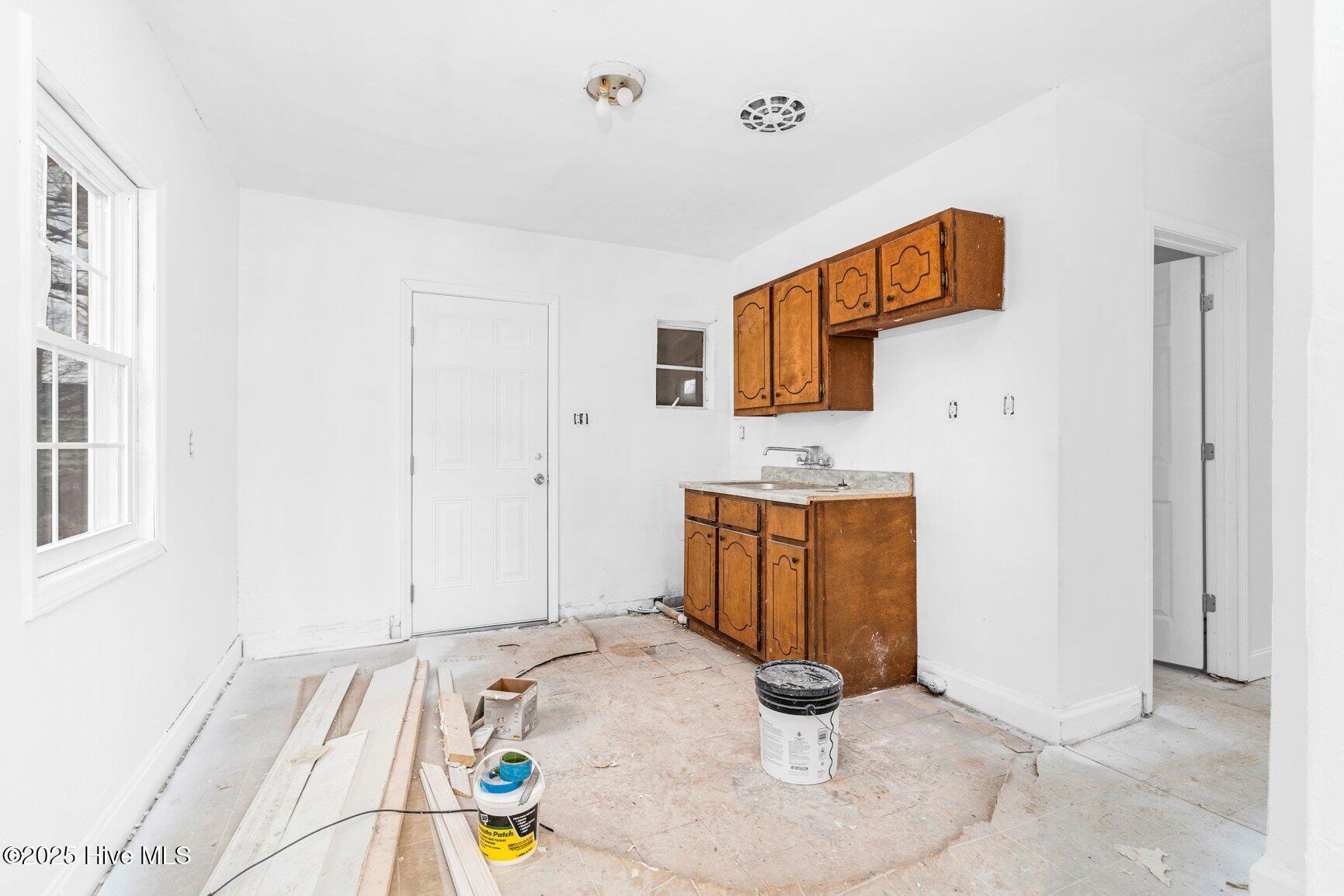 007-740LongAvenue-RockyMount-NC-27801-SM