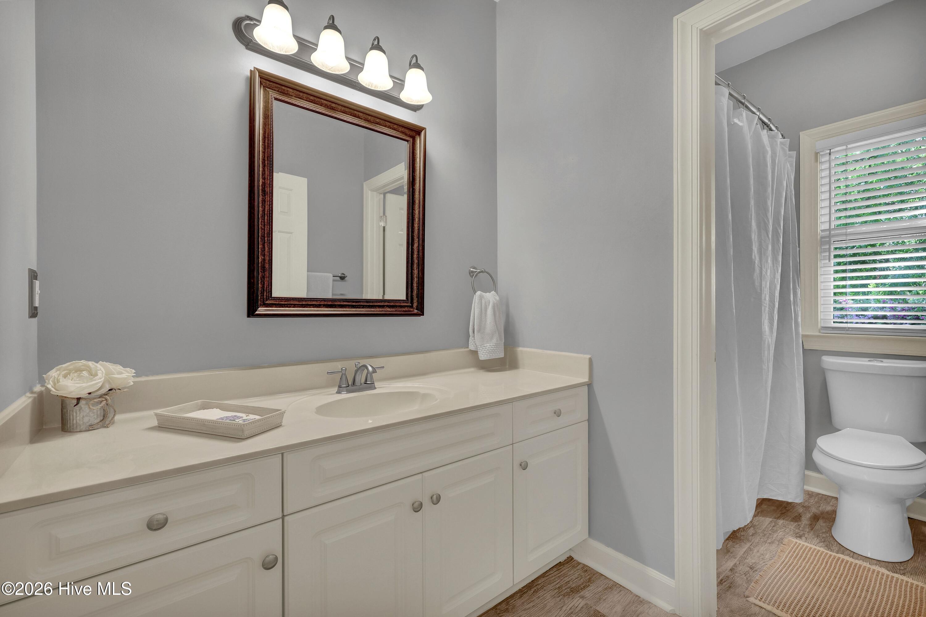 100566013 | Photo 30