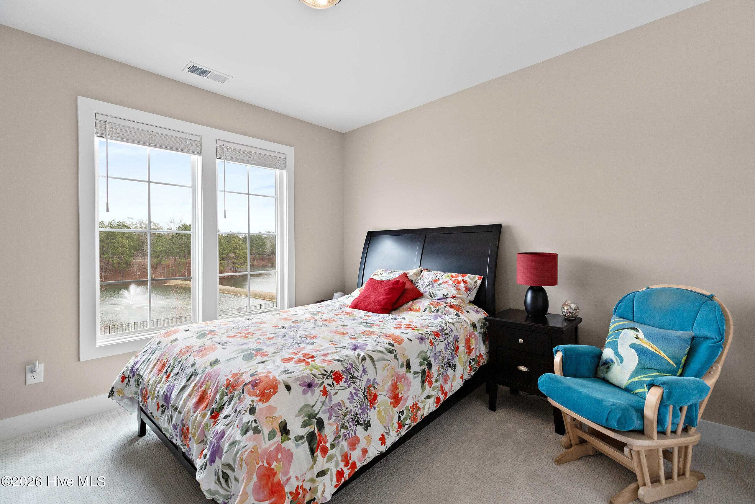 100563450 | Photo 41