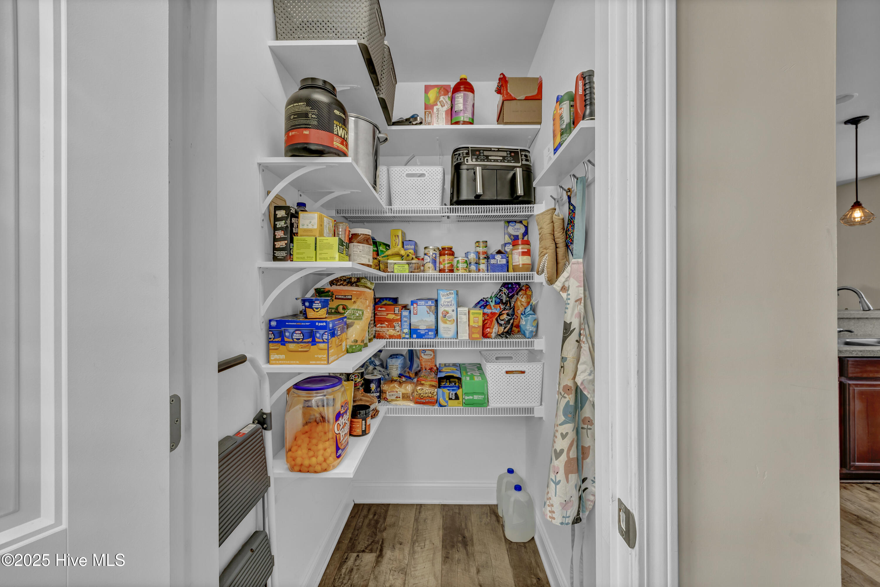 100549704 | Photo 21