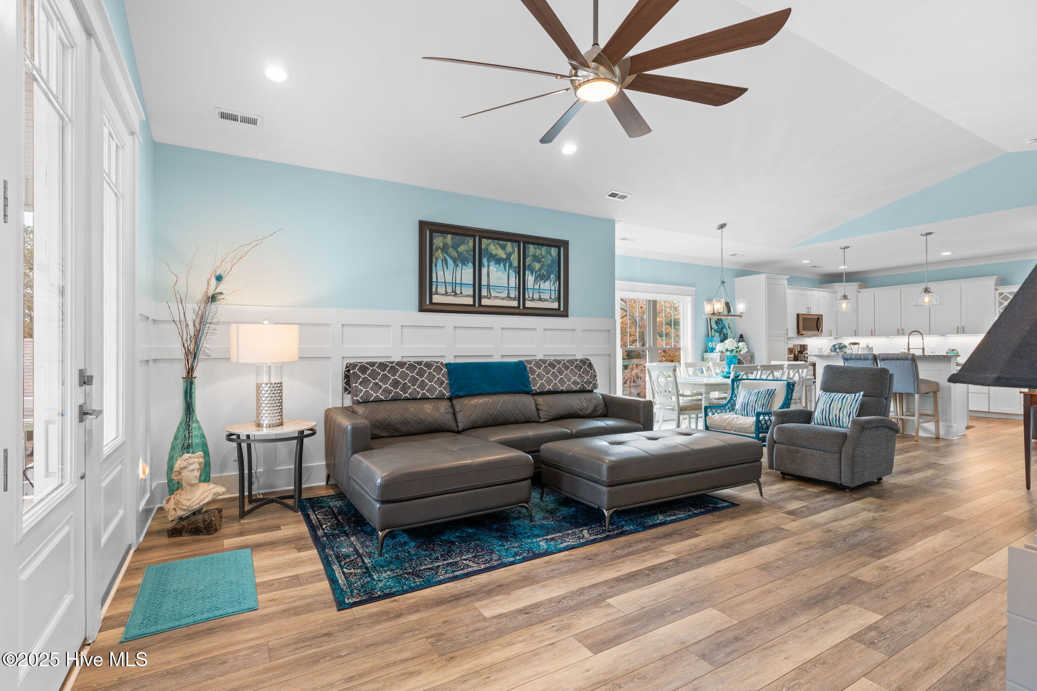 100543209 | Photo 12