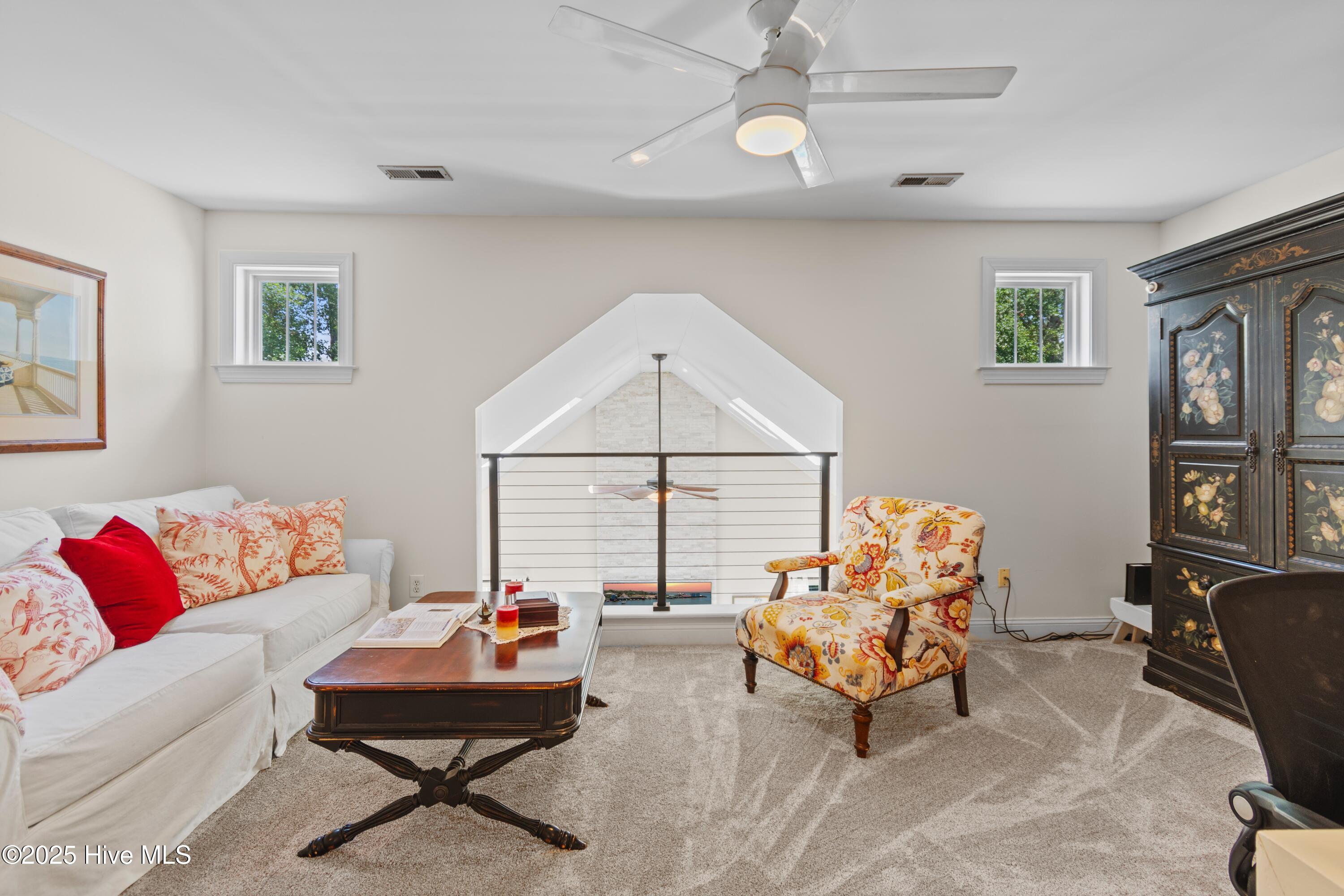 100522421 | Photo 45