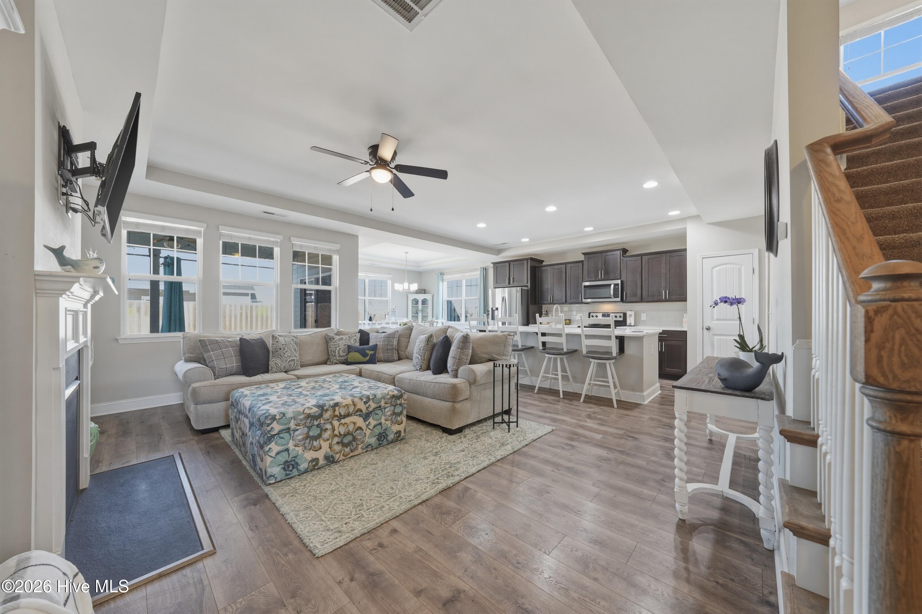 100557354 | Photo 11