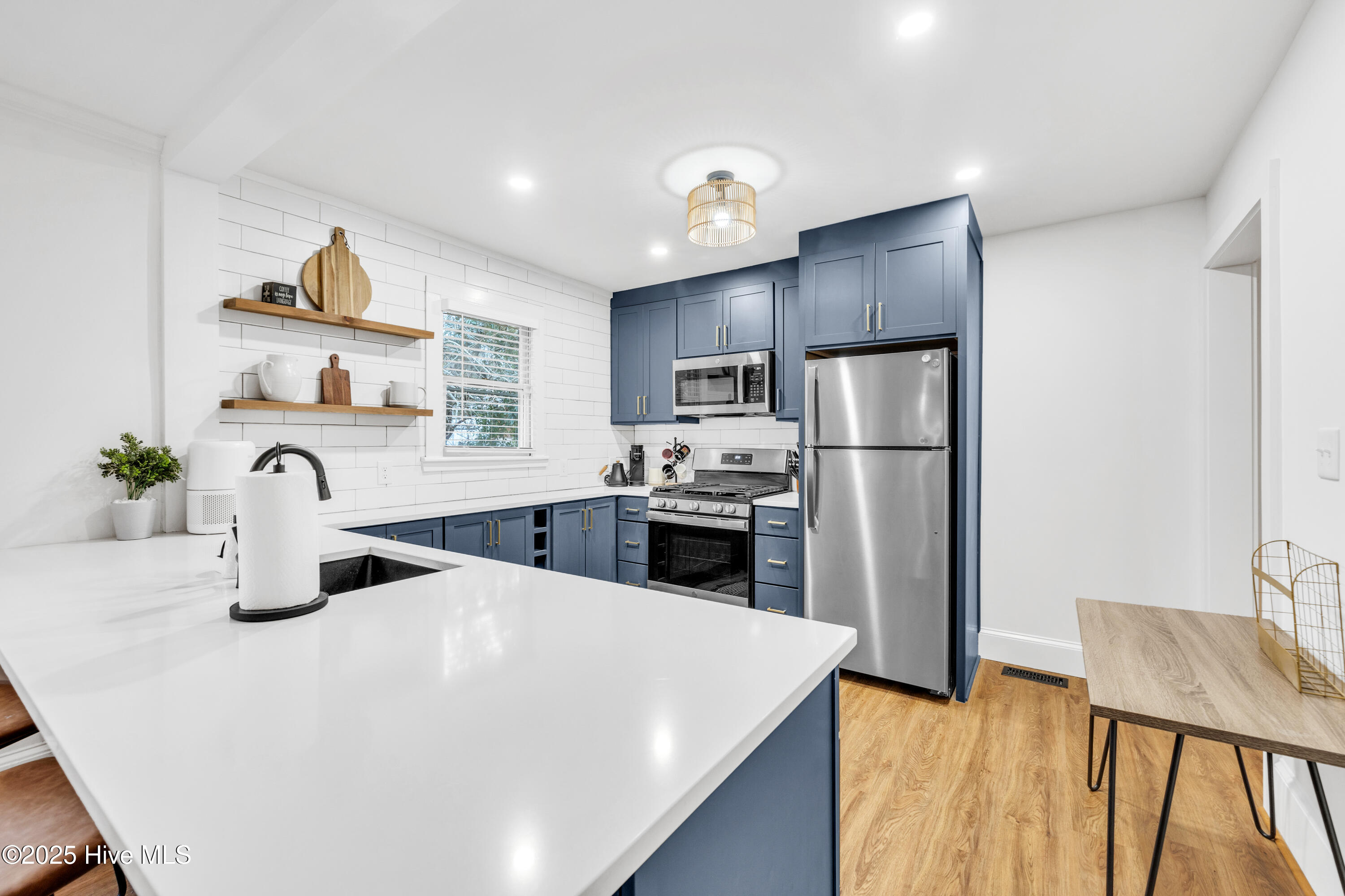 100546596 | Photo 11