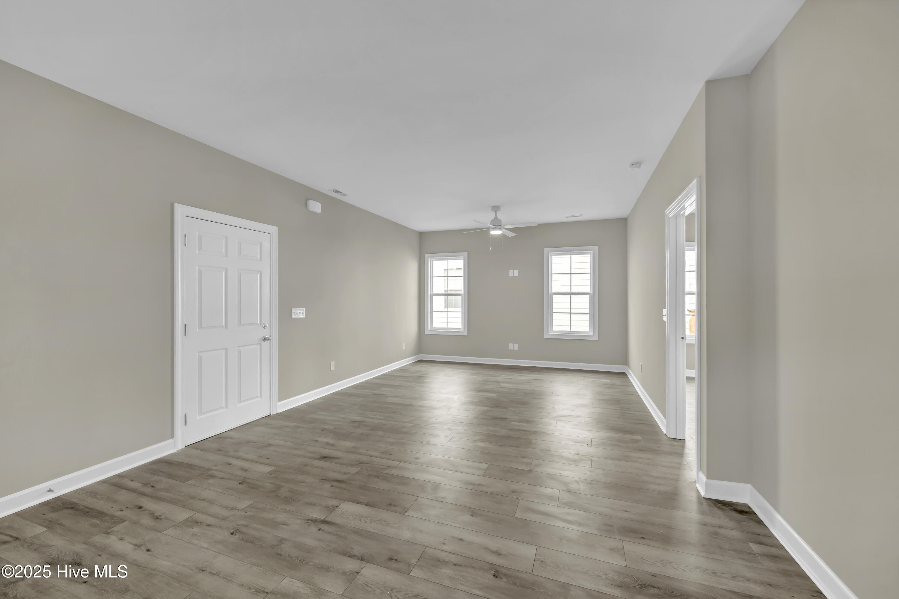 100545866 | Photo 20