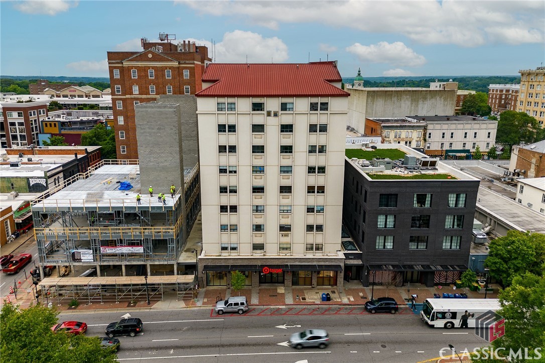 Fully renovated one bedroom, one bathroom. New Stainless steel appliances, granite countertops, new cabinets, sink and plumbing hardware. Open exposed ceiling. Bar in living area. New LVP flooring throughout. New subway tile in on the Bathroom walls and in the shower. Classic basket-weave black & white tile flooring. Granite Counters in the bathroom as well with new plumbing fixtures. Two windows in the living area give lots of natural light. All appliances, furnishings, linens & electronics are included in the sale.