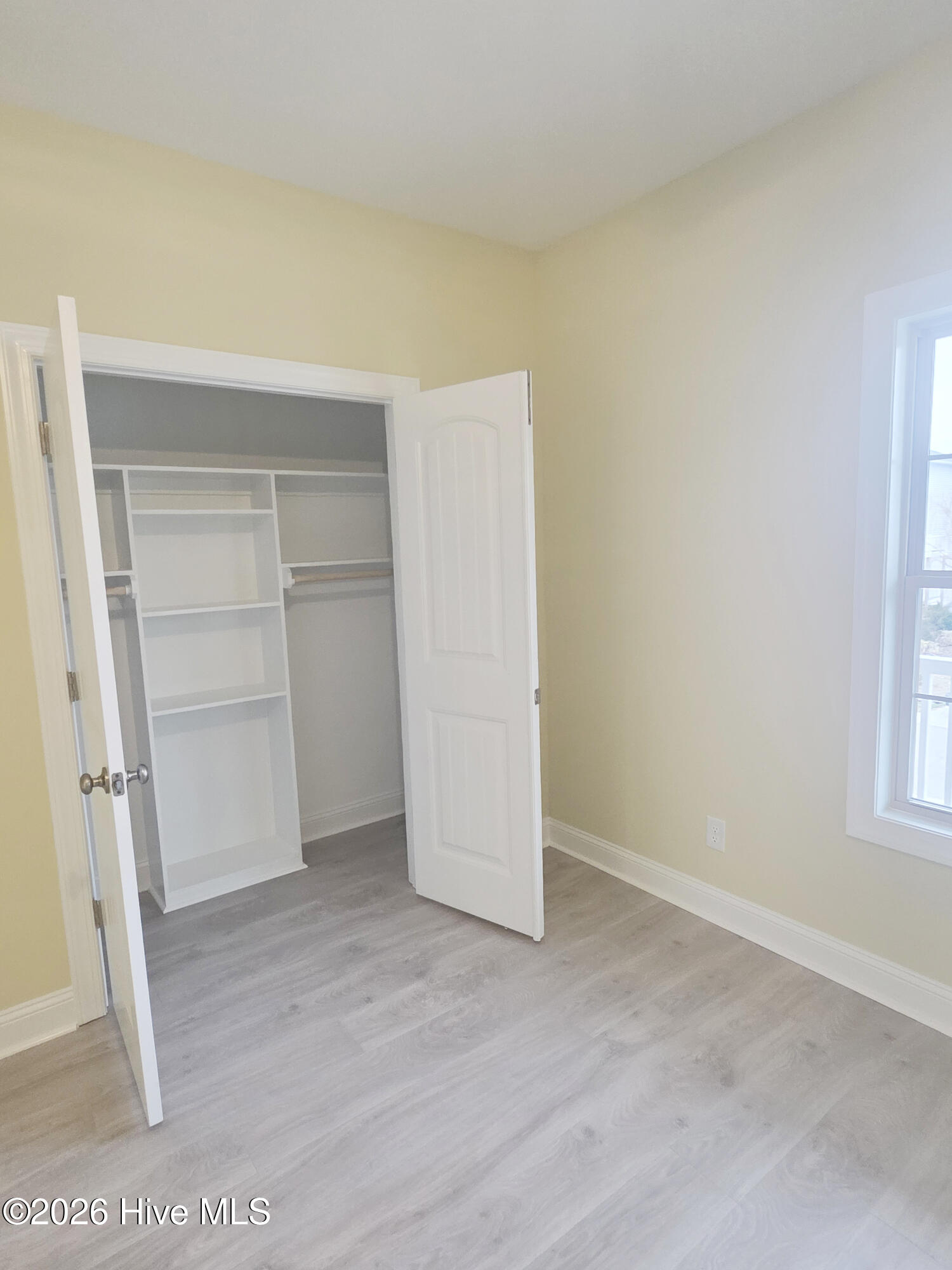 100535825 | Photo 42