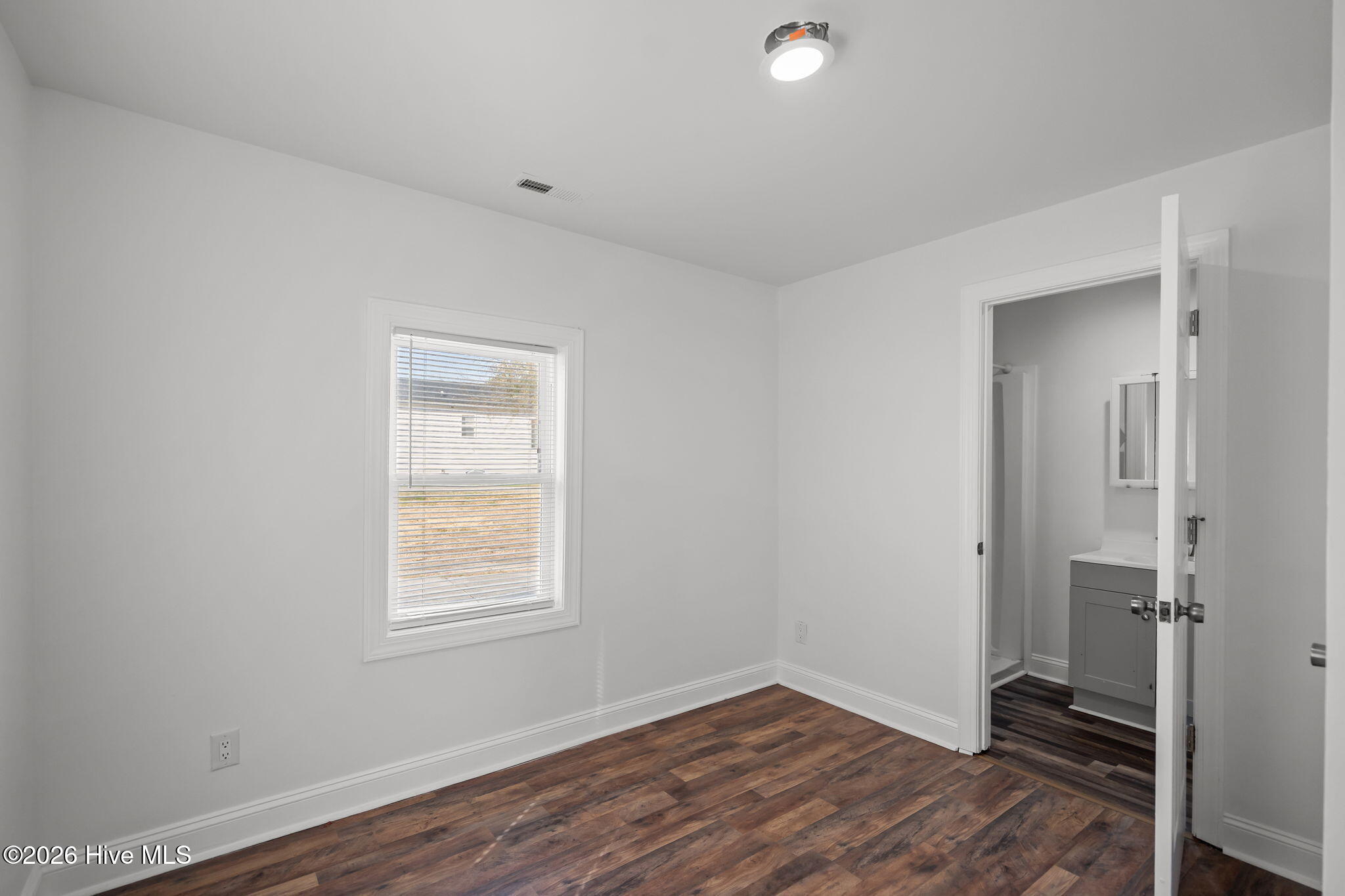 100555774 | Photo 41