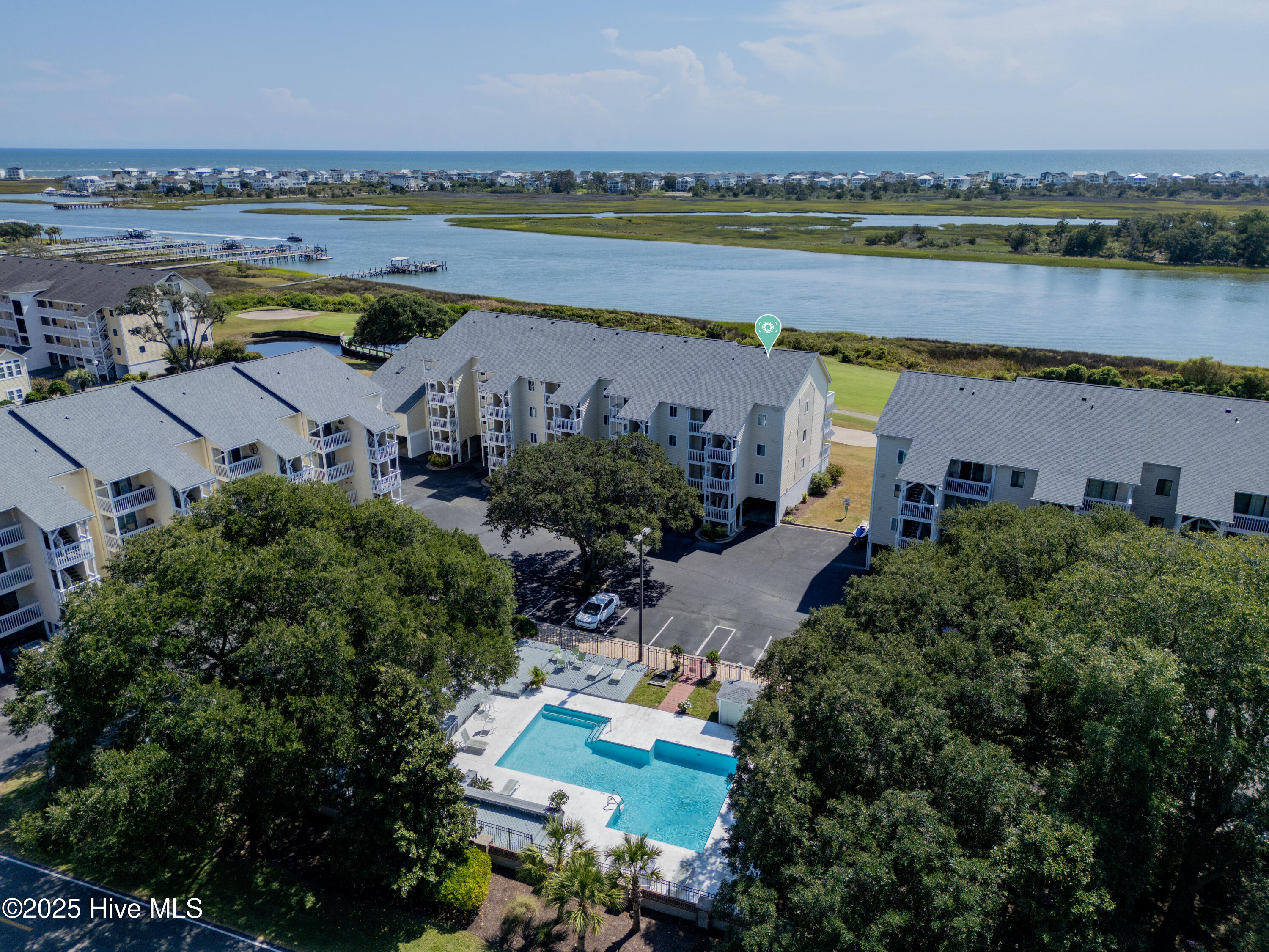 100533444 | Photo 39