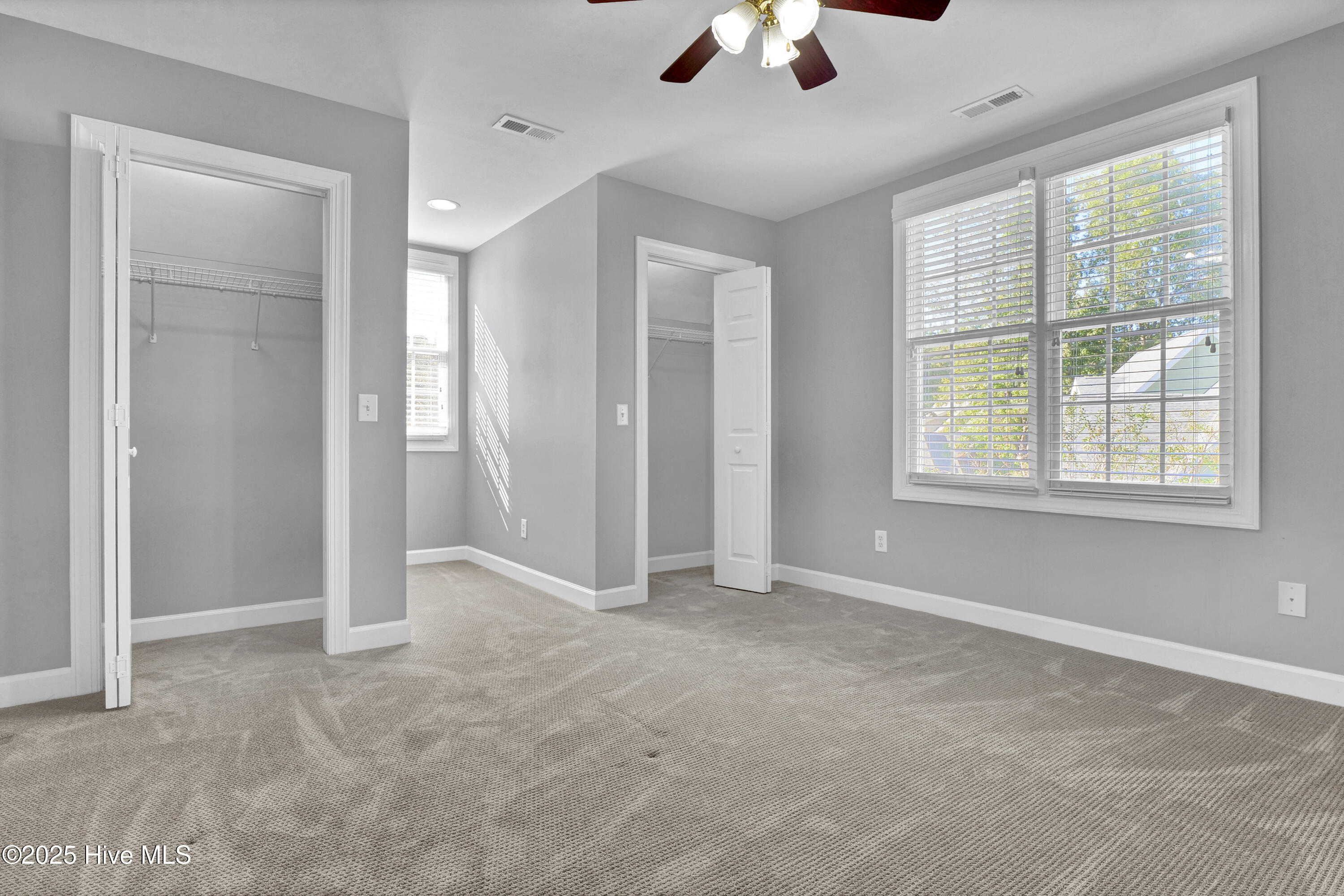 100535458 | Photo 41