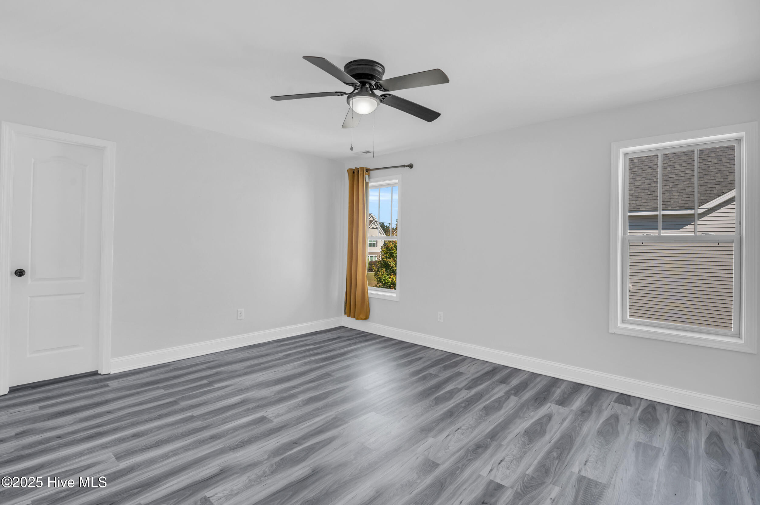 100538065 | Photo 24