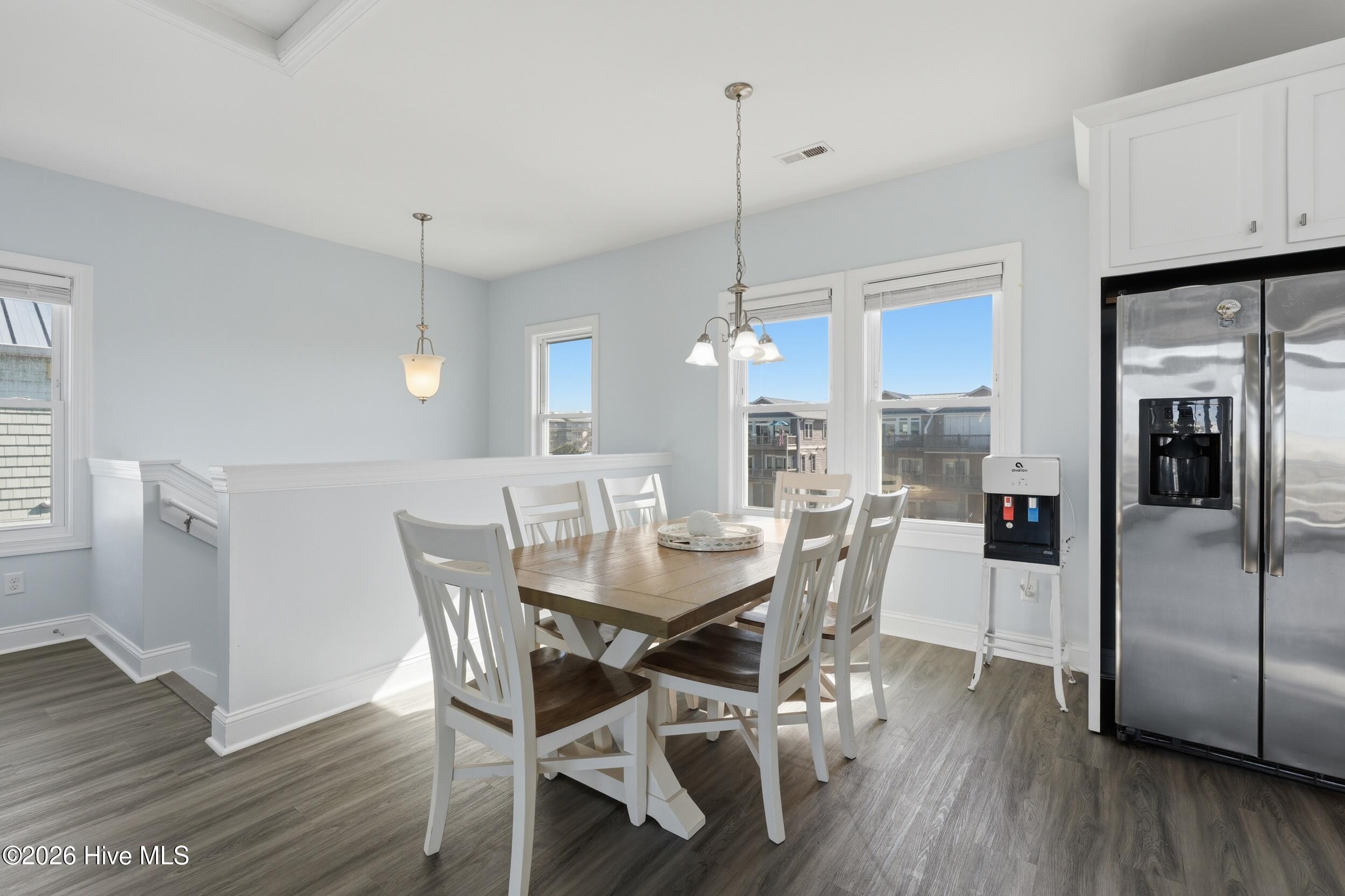 100565871 | Photo 28