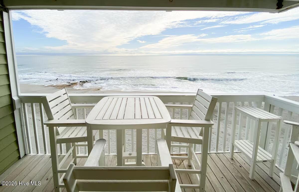 100562681 | Photo 43