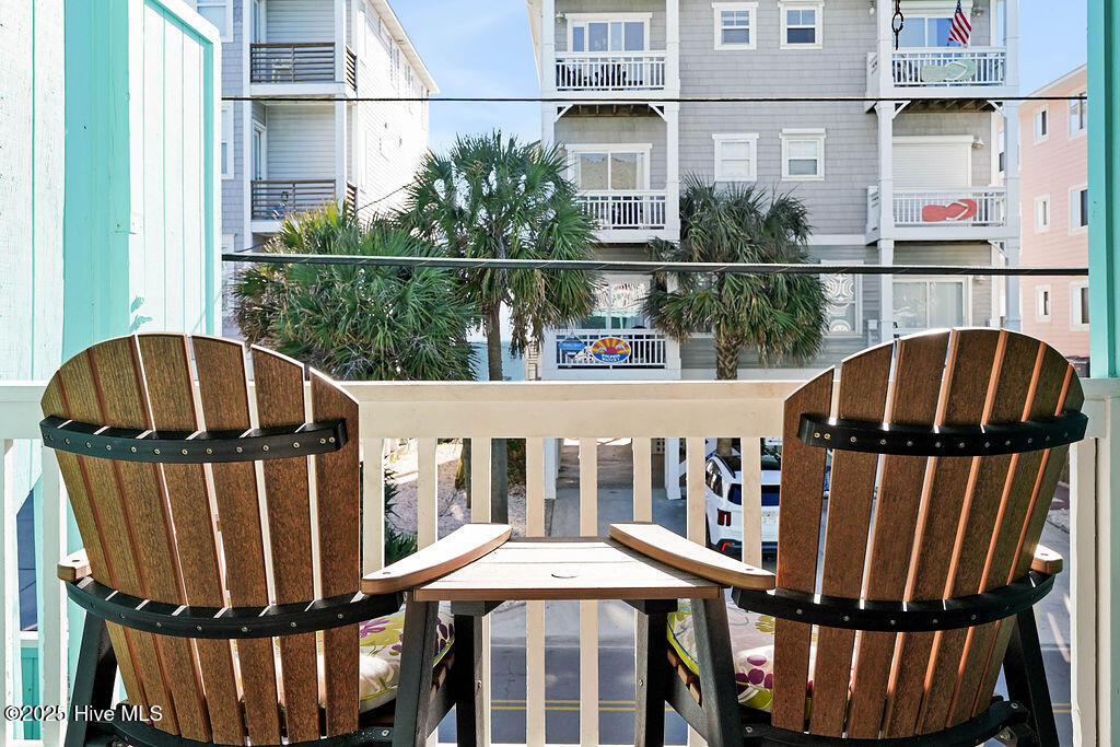 100494339 | Photo 12