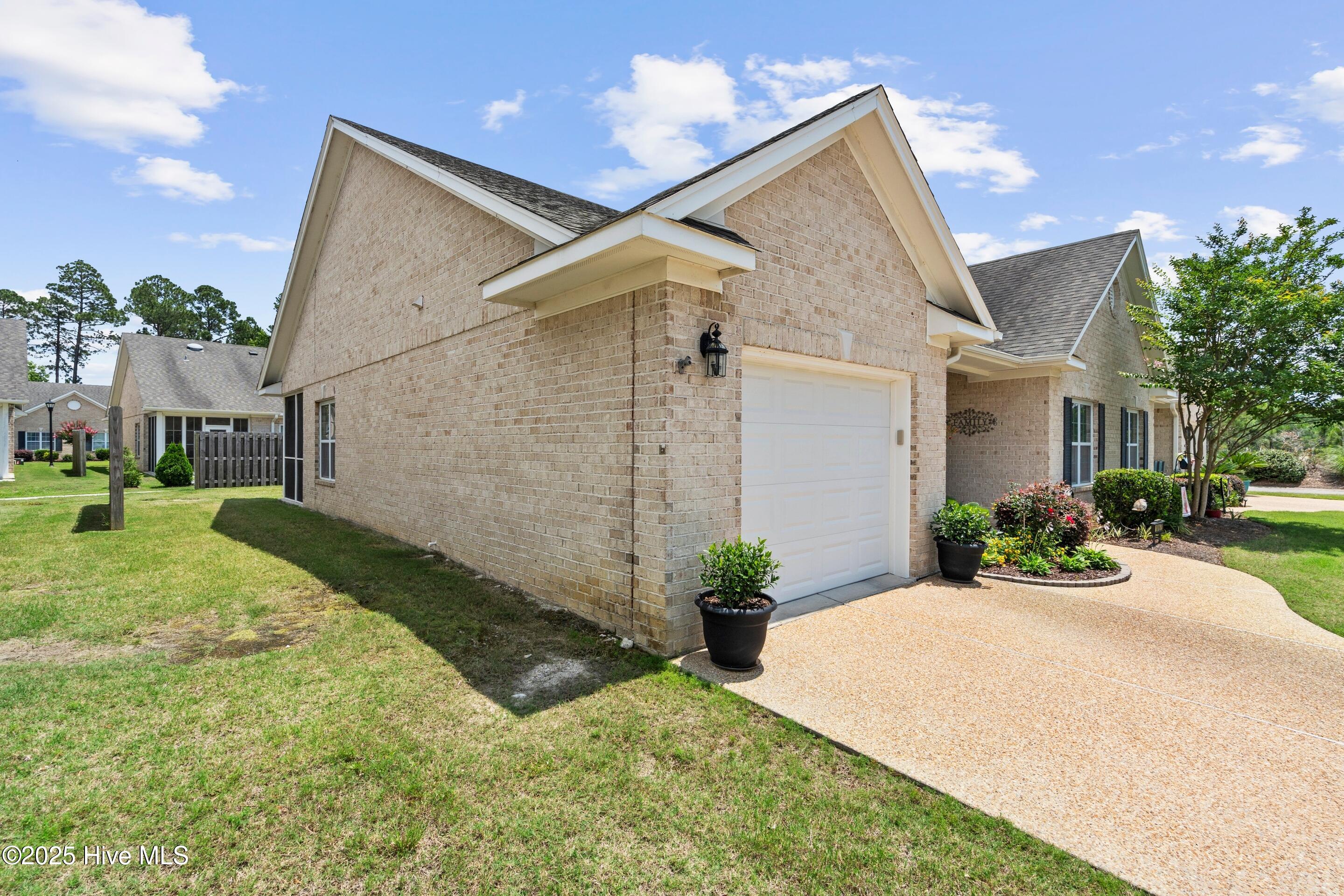 100512963 | Photo 47