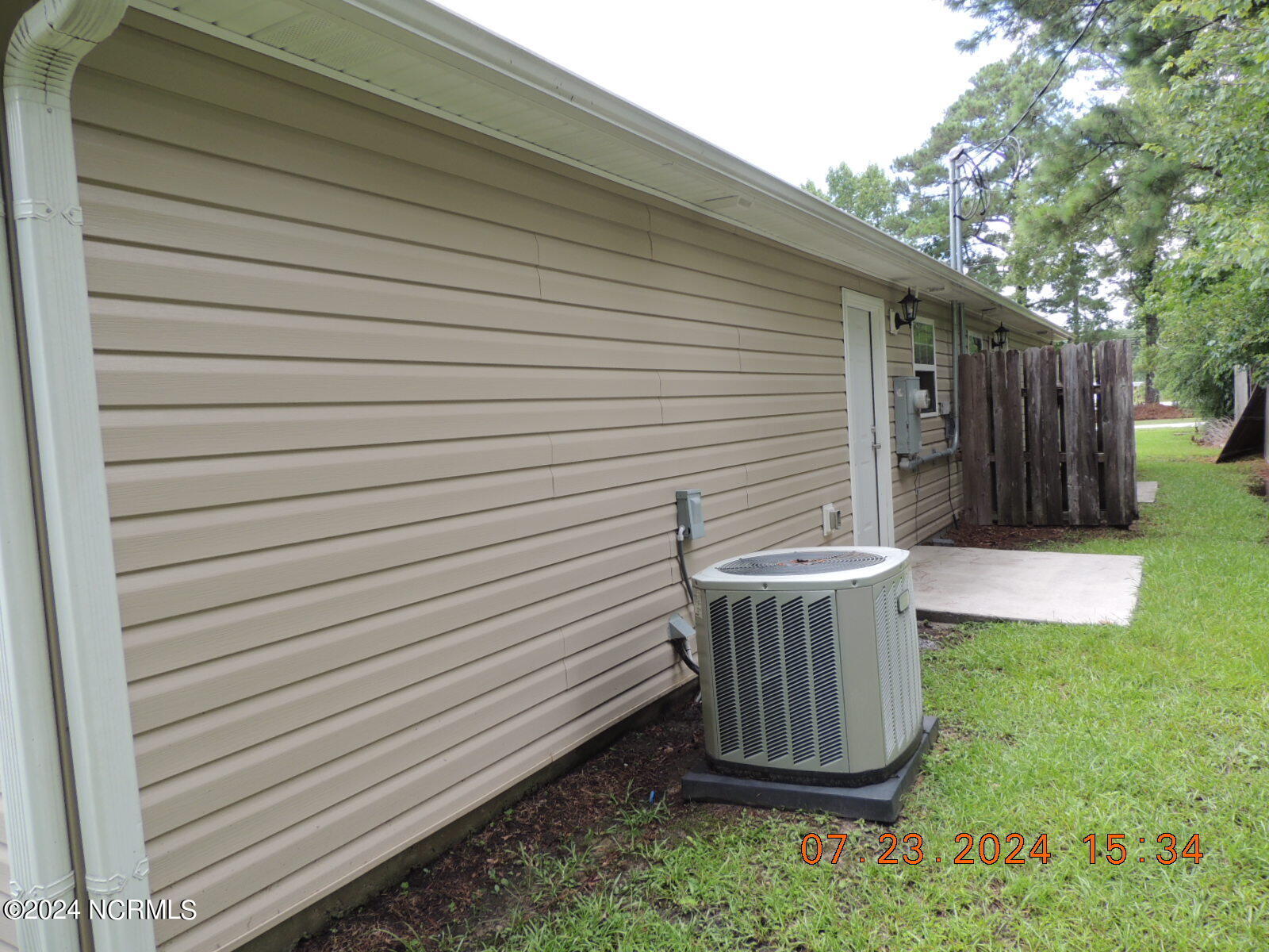 100550427 | Photo 18