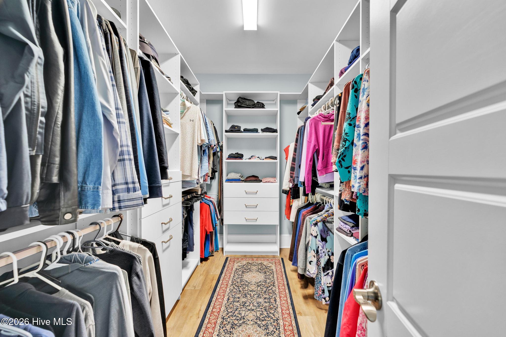 100554961 | Photo 30