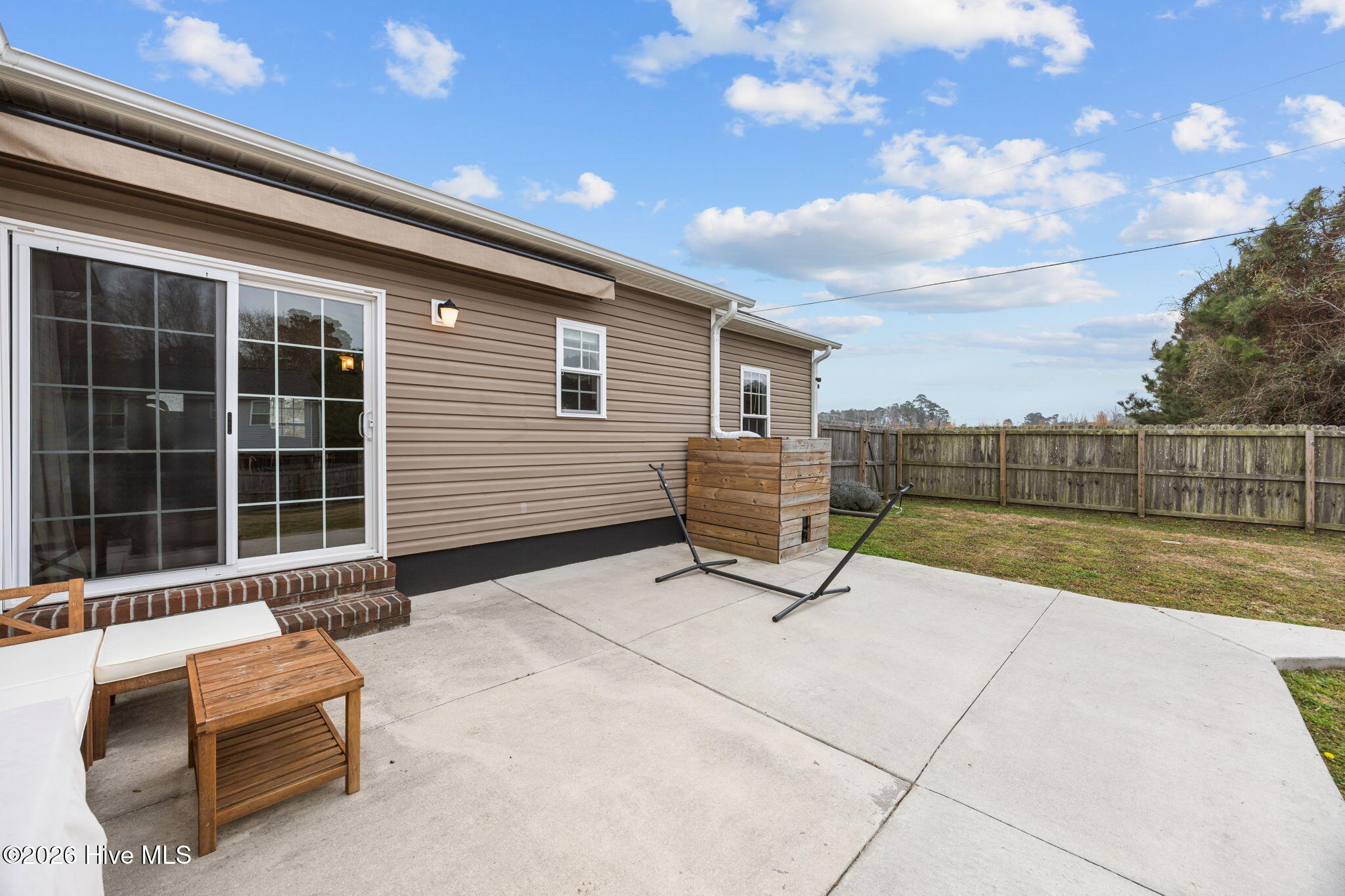 100557380 | Photo 47