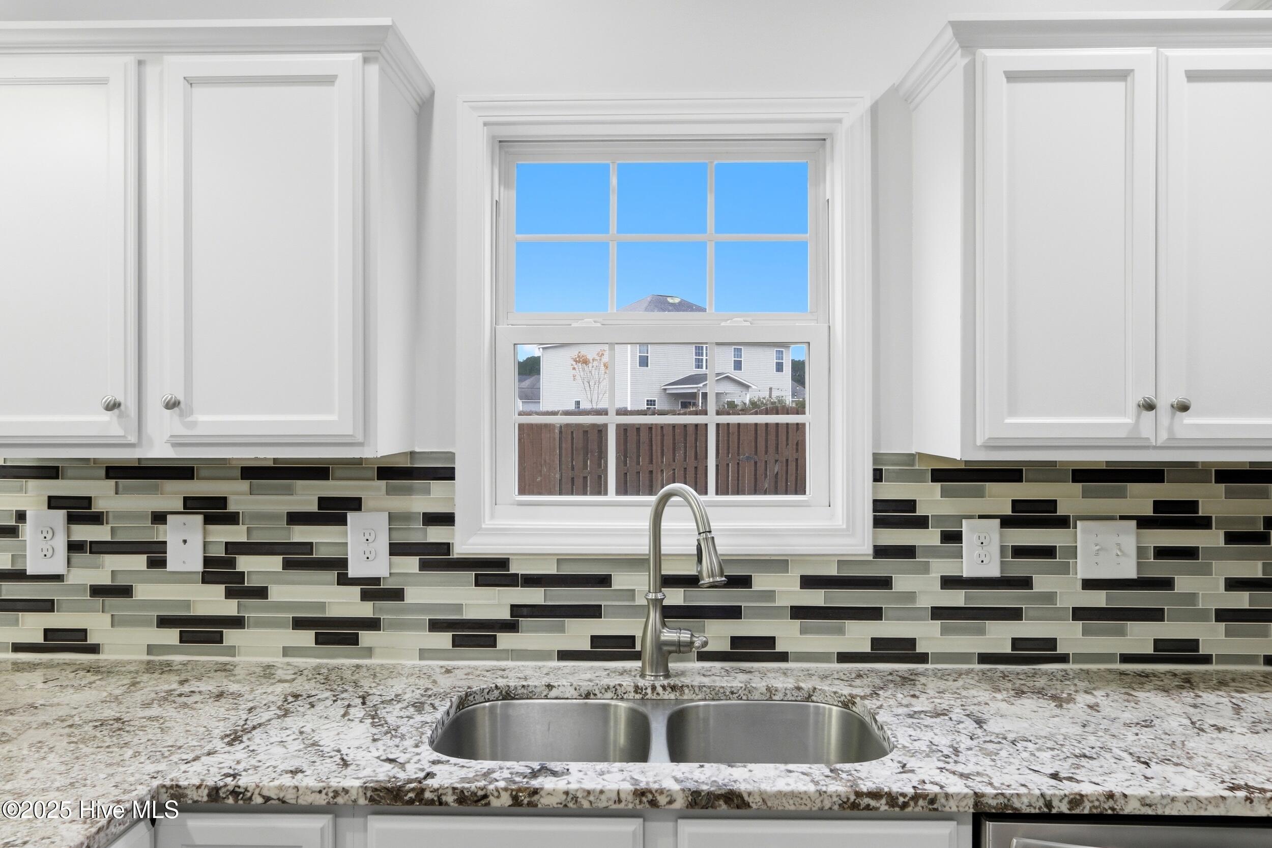 100545601 | Photo 21