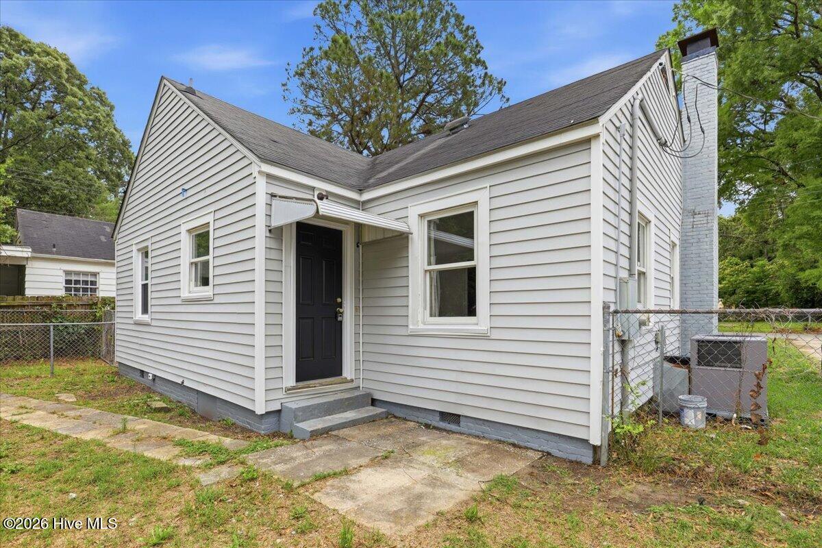 03-1313 Maple St-3