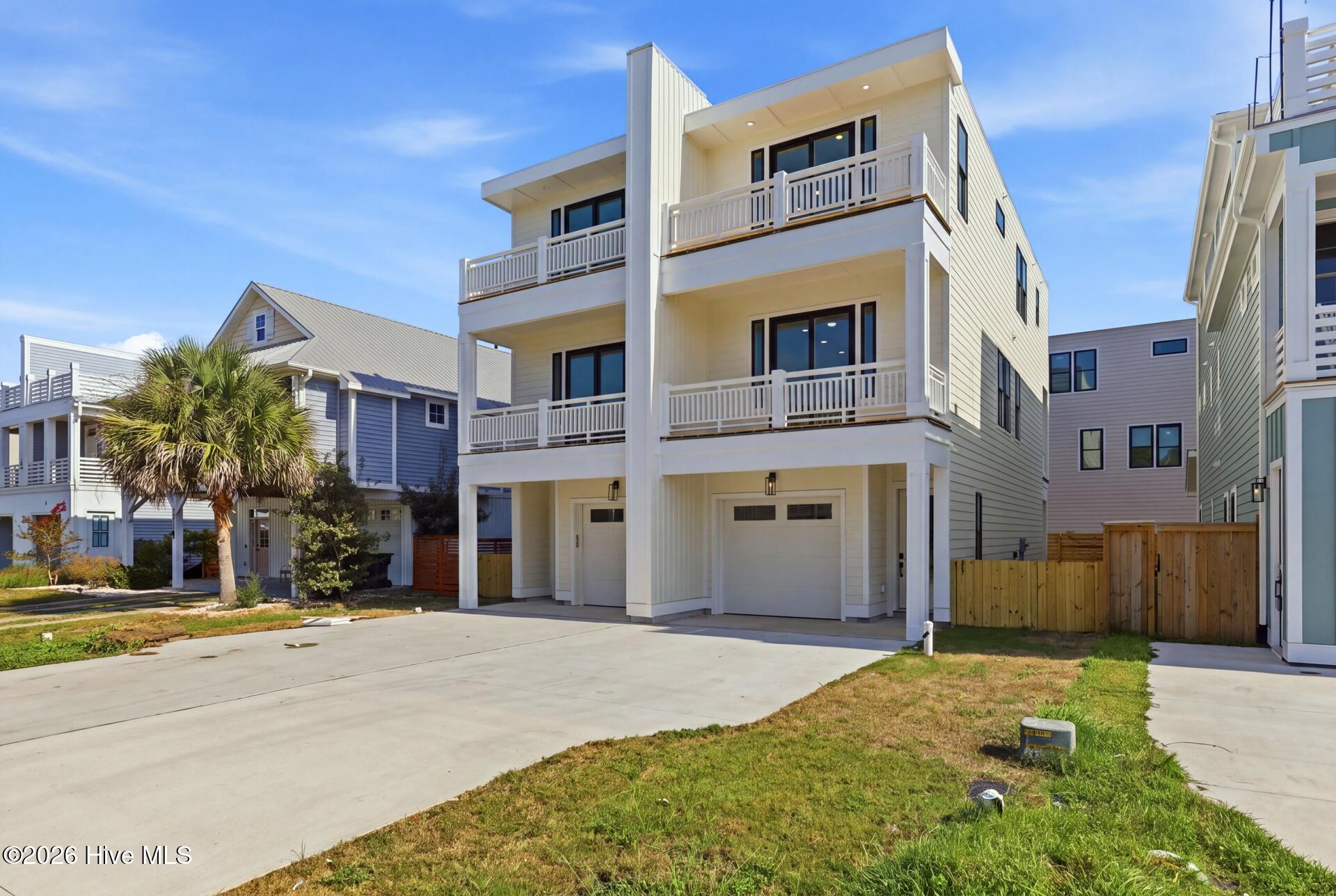 502 North Carolina Avenue 2 — listing photograph 3