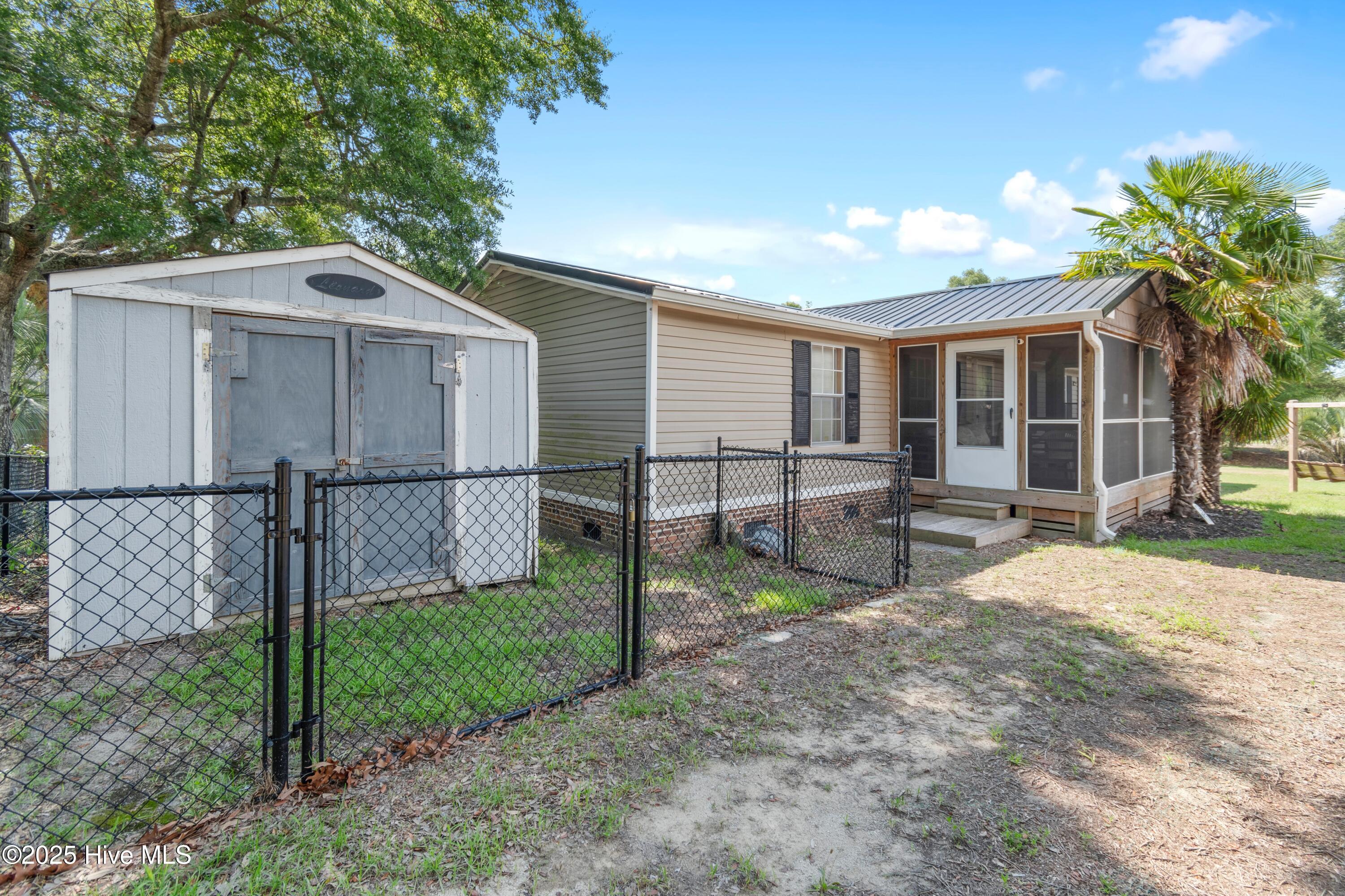 100518587 | Photo 36