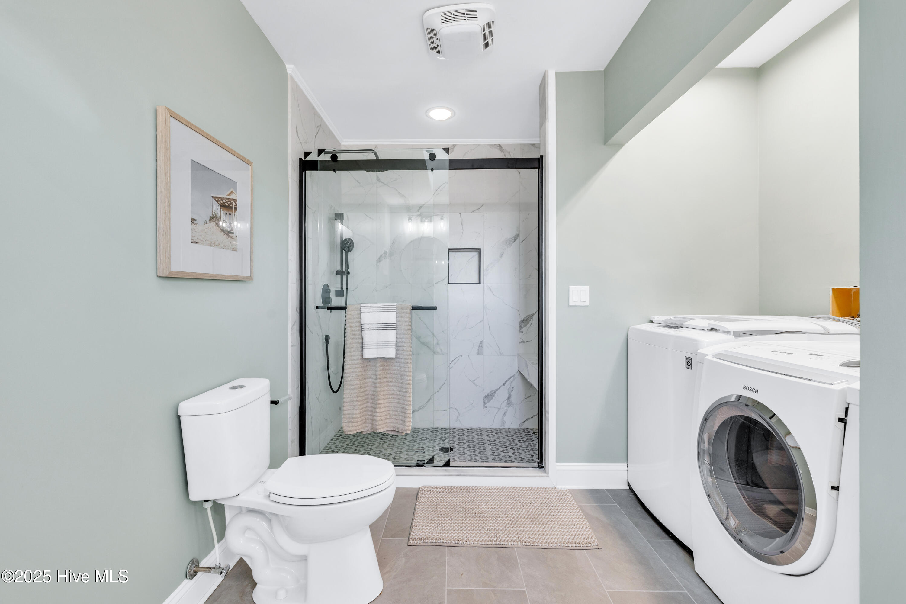 100545827 | Photo 36