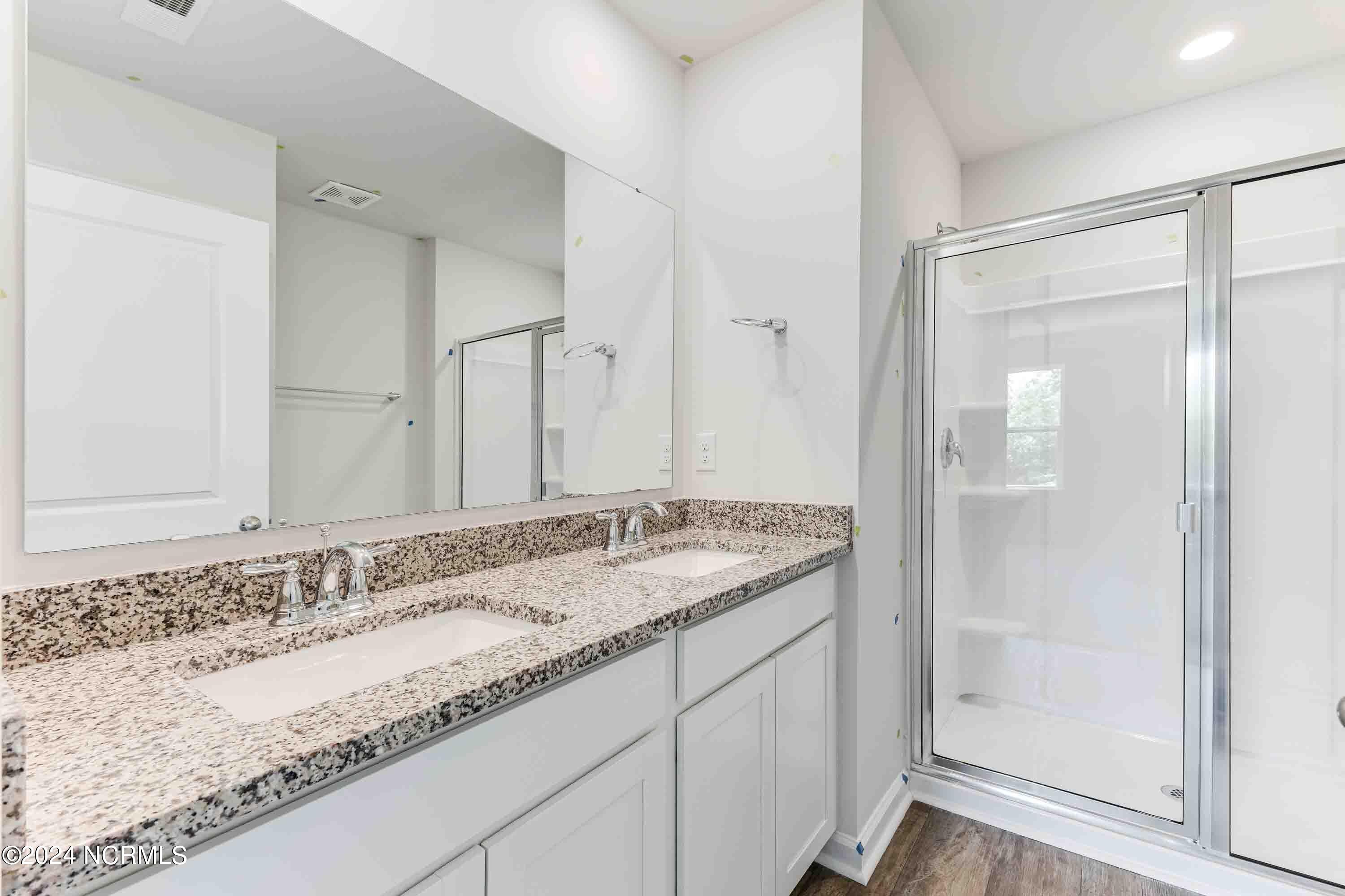 100533659 | Photo 22